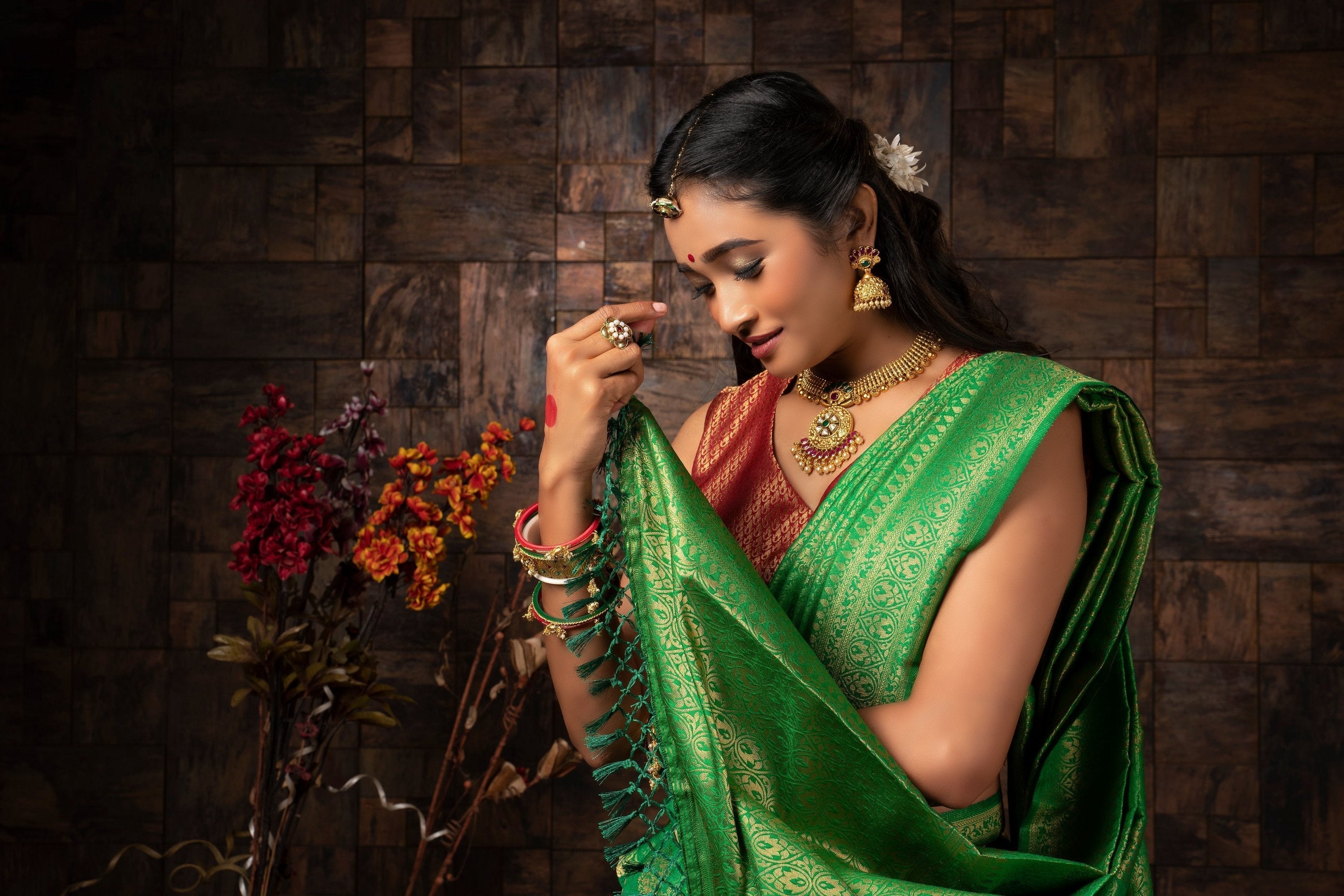Vardha Clover Green Golden Zari Kanjeevaram Silk Saree | Grocsy
