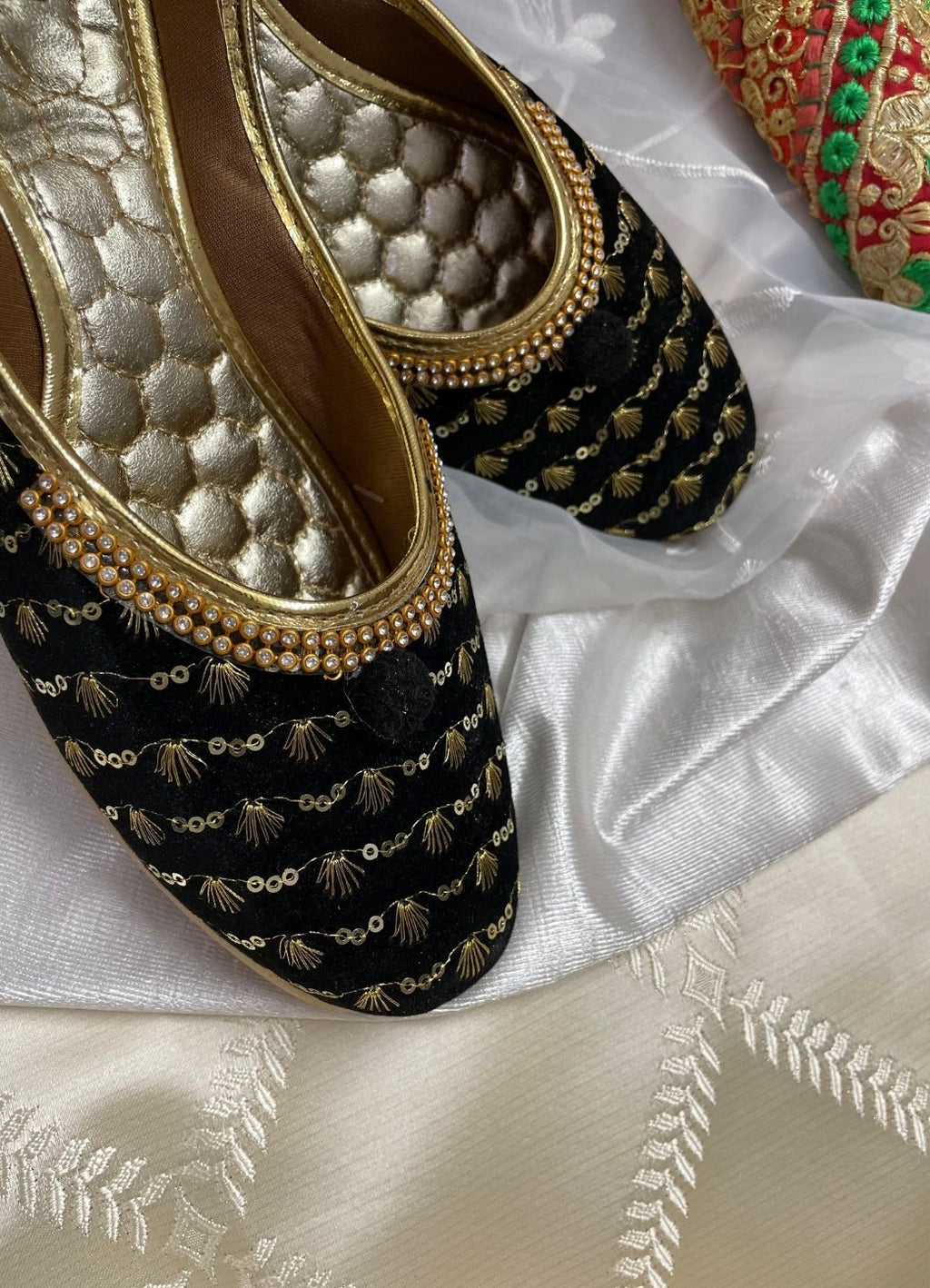 Desi Colour Women Indian Ethnic Footwear-Black Star | Grocsy