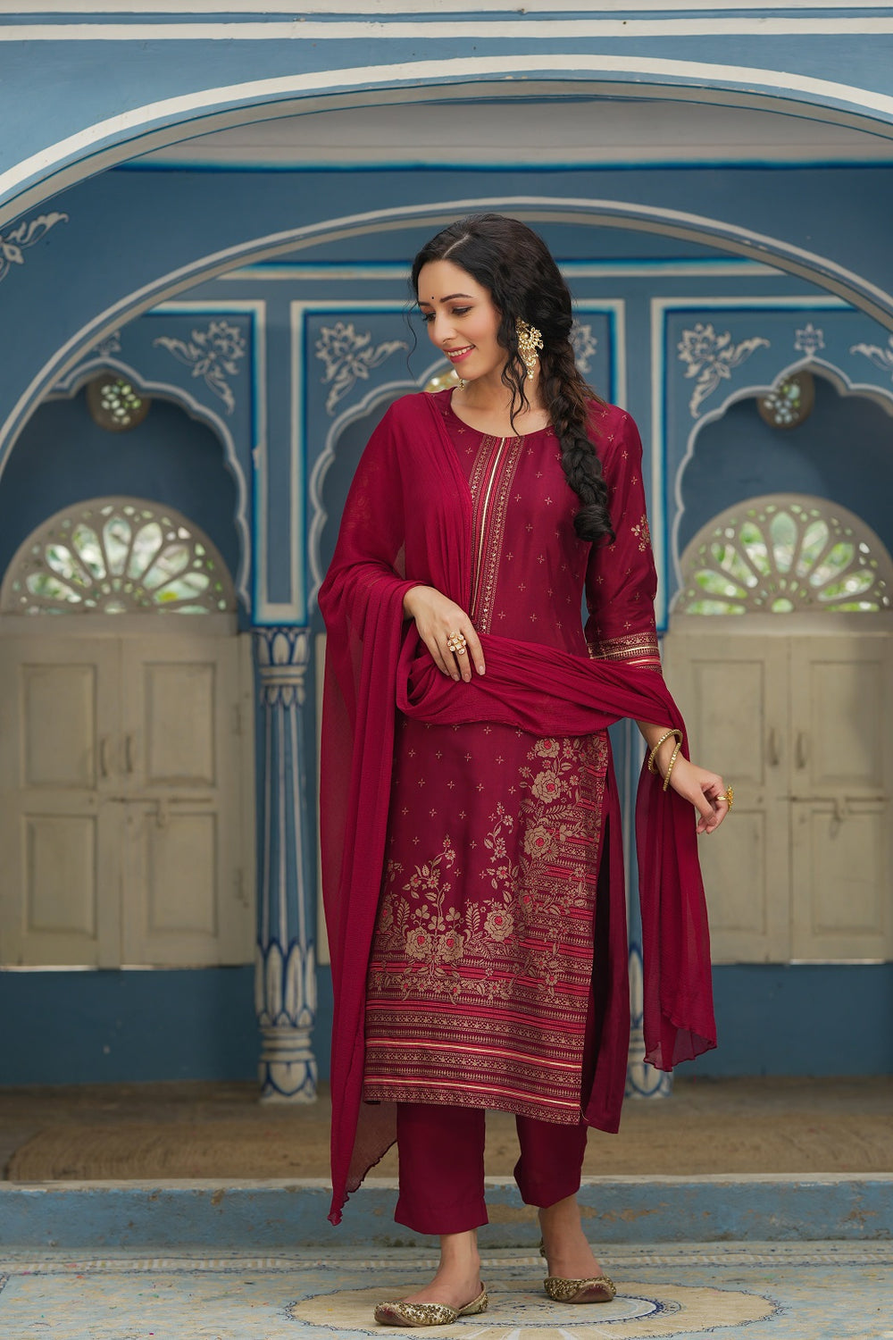 Juniper Maroon Shantoon Festive Printed Straight Skd For Women | Grocsy