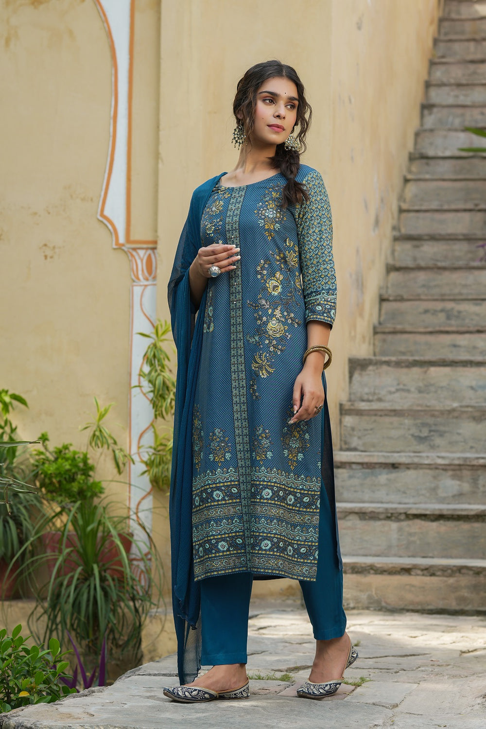 Juniper Indigo Rayon Festive Printed Straight Skd For Women | Grocsy