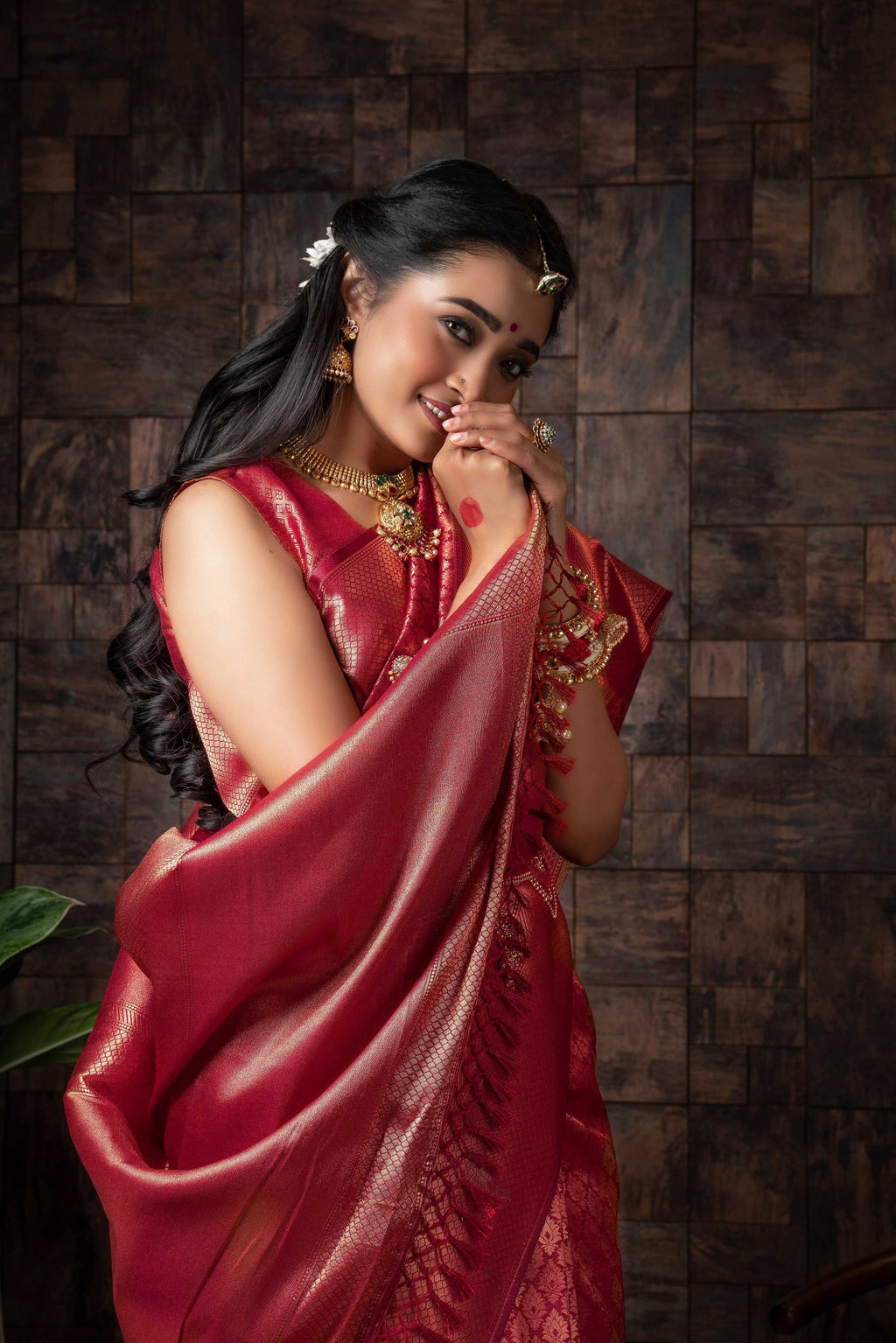 Vardha Persian Red Golden Zari Kanjeevaram Silk Saree | Grocsy
