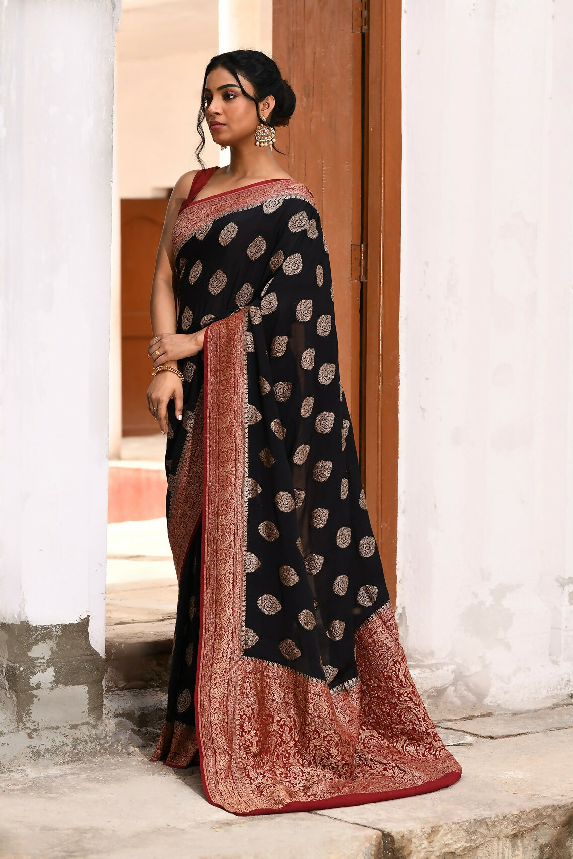 Joban Fashion Black Crepe Chiffon Pure Handloom Banarasi Silk Saree | Grocsy