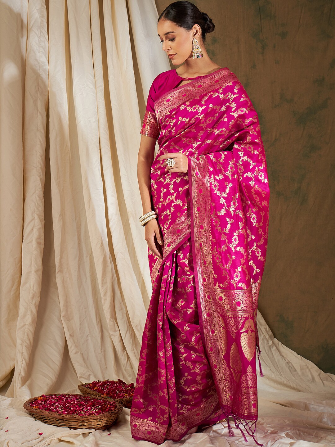 Sangria Pink & Gold-Toned Floral Woven Design Zari Banarasi Saree | Grocsy