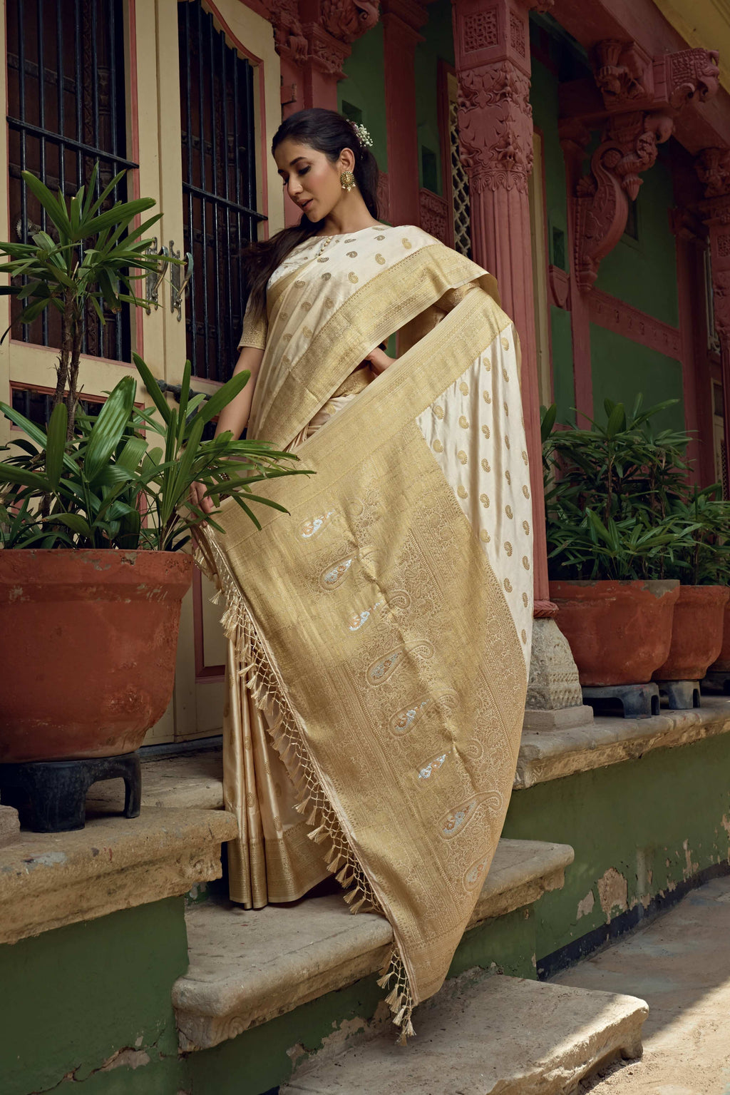 Vardha Ivory White Golden Zari Banarasi Satin Silk Saree | Grocsy