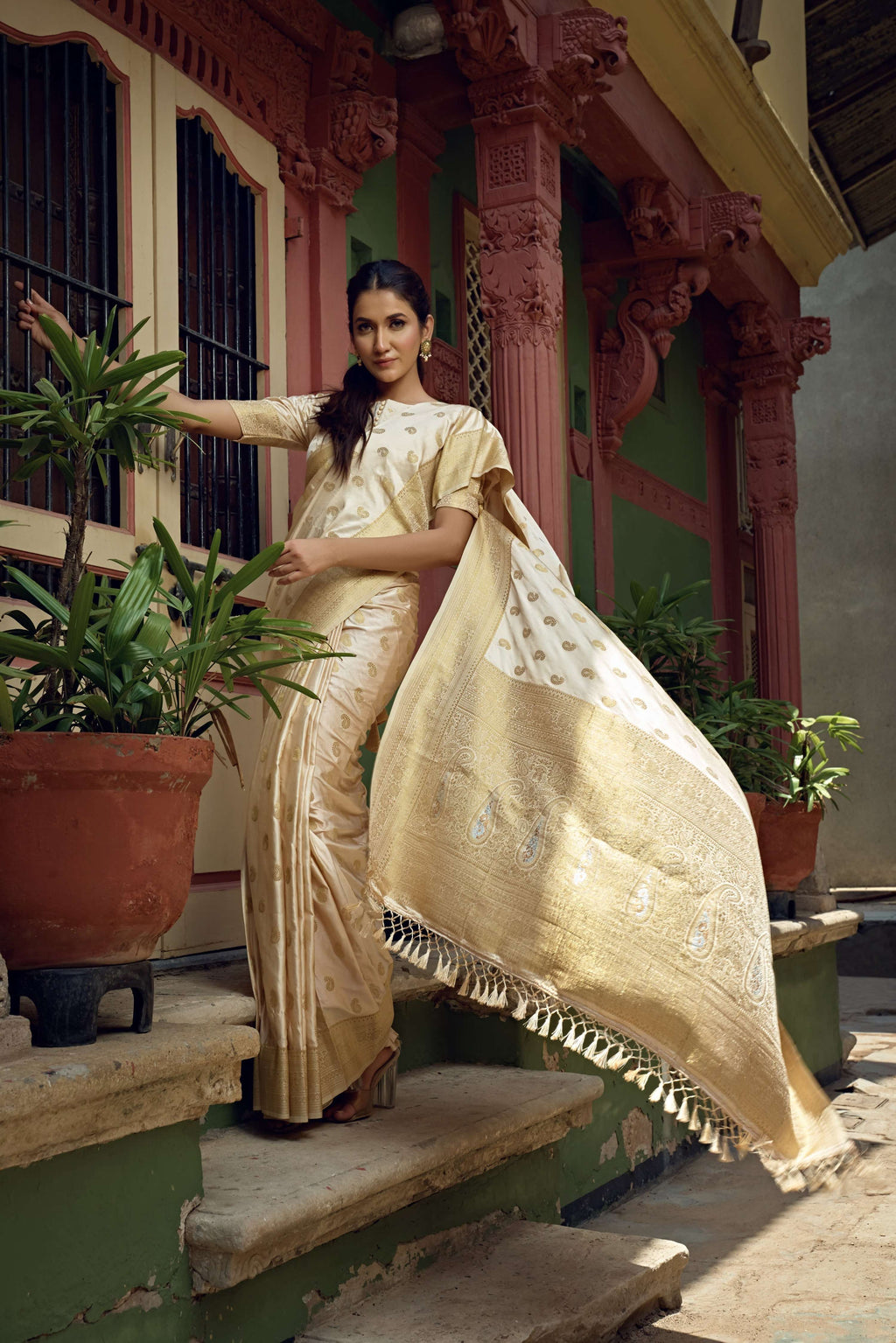 Vardha Ivory White Golden Zari Banarasi Satin Silk Saree | Grocsy
