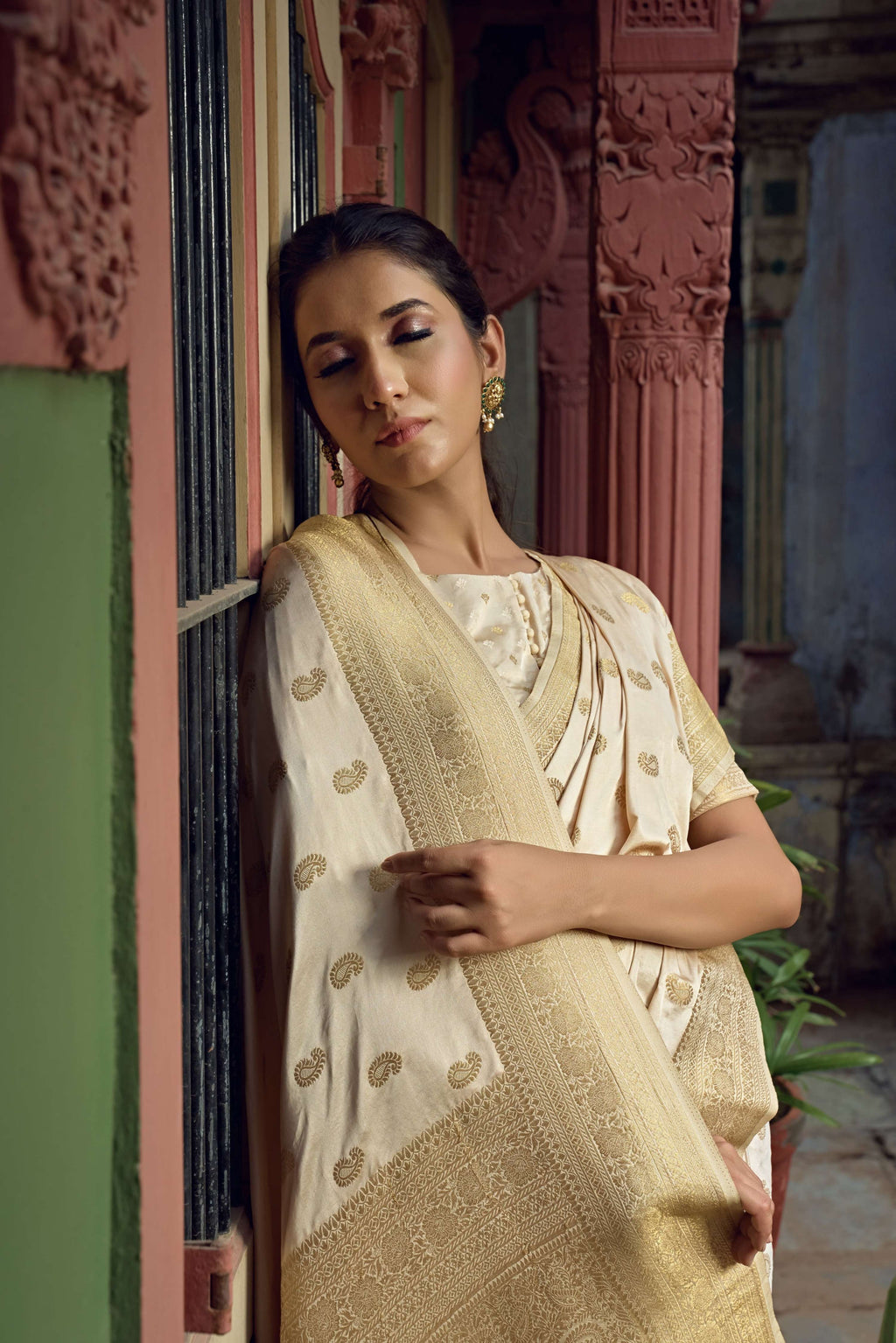 Vardha Ivory White Golden Zari Banarasi Satin Silk Saree | Grocsy