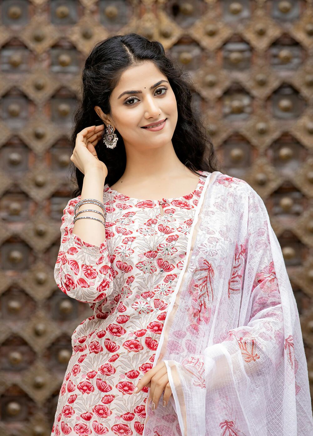 Kaajh Women's Pink Floral Cotton Handblock Salwar Suit Set | Grocsy