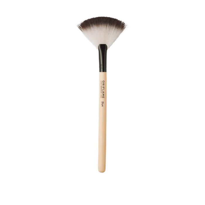 Oriflame Precision Fan Powder Brush | Grocsy