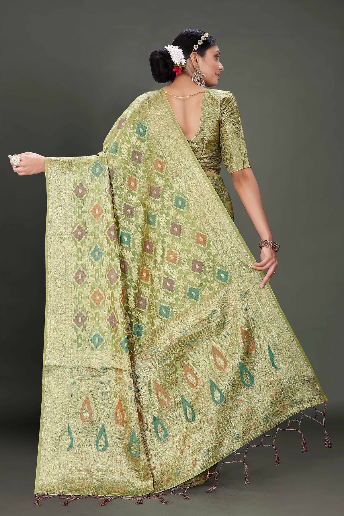 Green Soft Organza Woven Design Saree With Unstitched Blouse Piece - Zaara | Grocsy