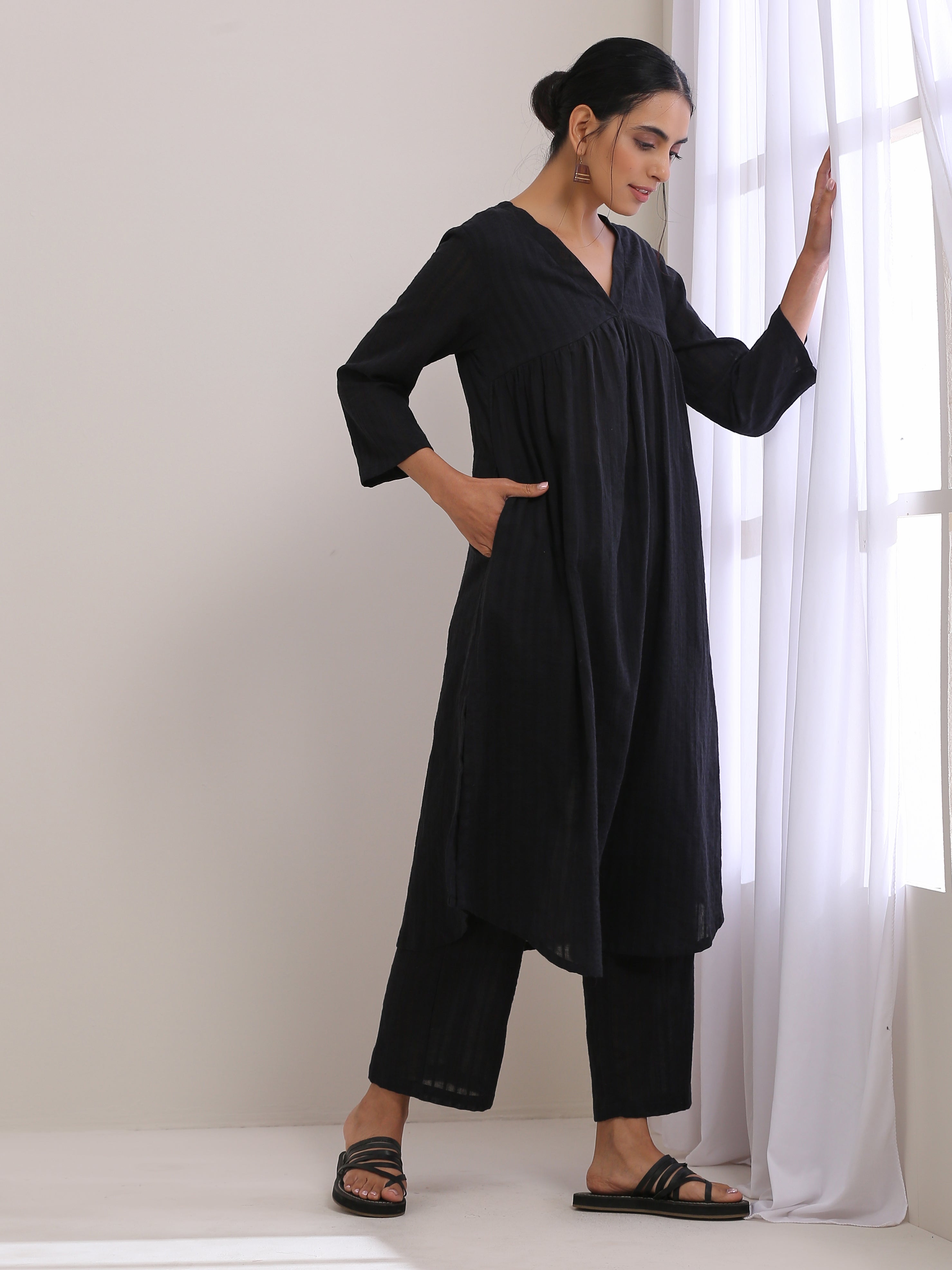 trueBrowns Black Dobby Flared Slit Kurta Pant Set | Grocsy