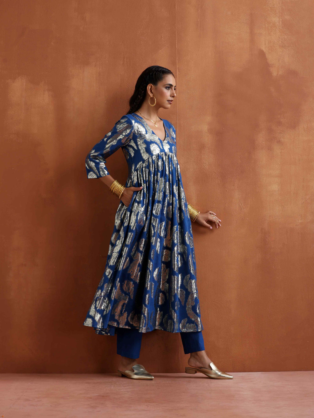 trueBrowns Blue Metallic Flared Anarkali Kurta Set | Grocsy