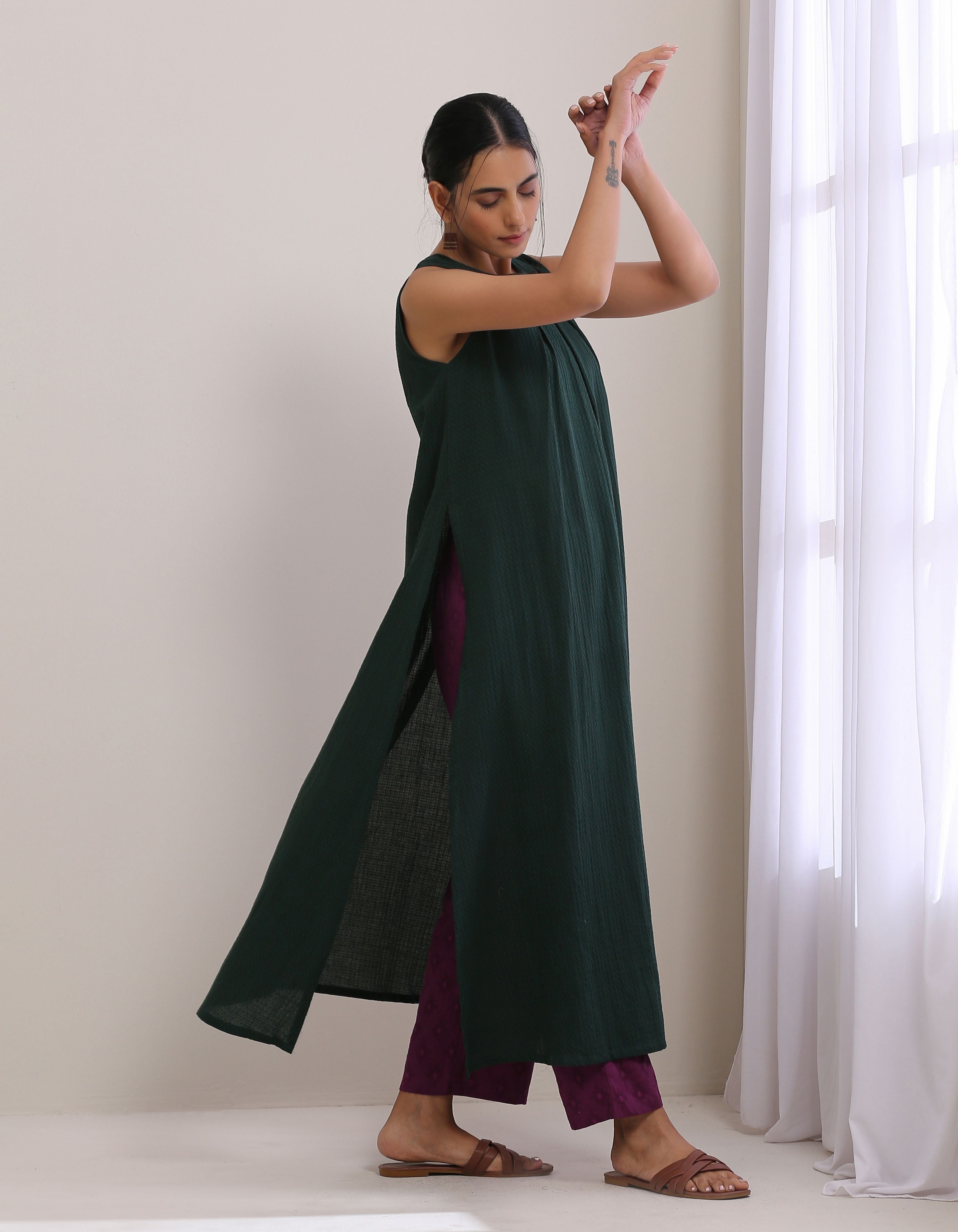 trueBrowns Dark Green Dobby Sleeveless Kurta Pant Set | Grocsy