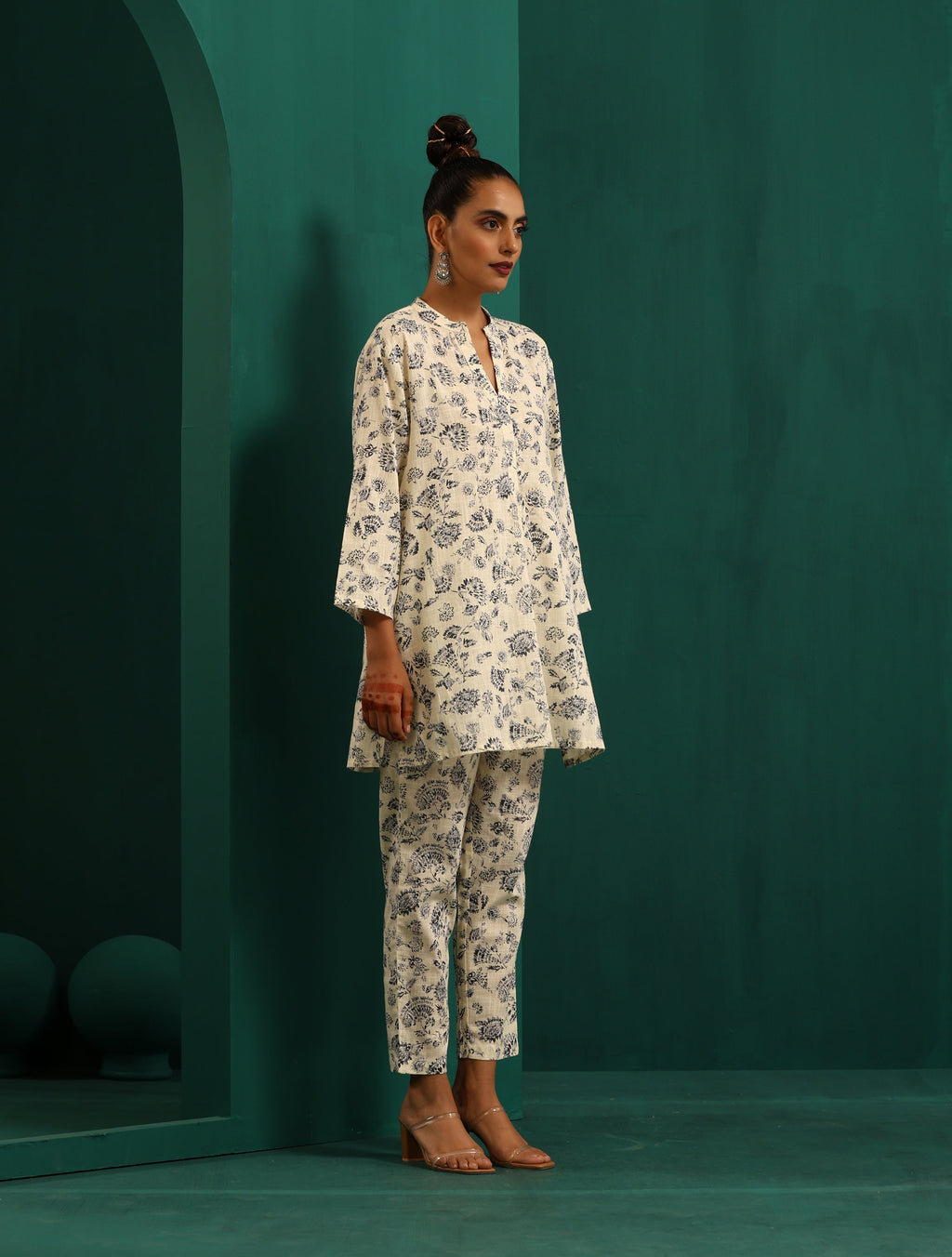 trueBrowns Blue Floral Cotton Printed Relaxed Co-ord Set | Grocsy