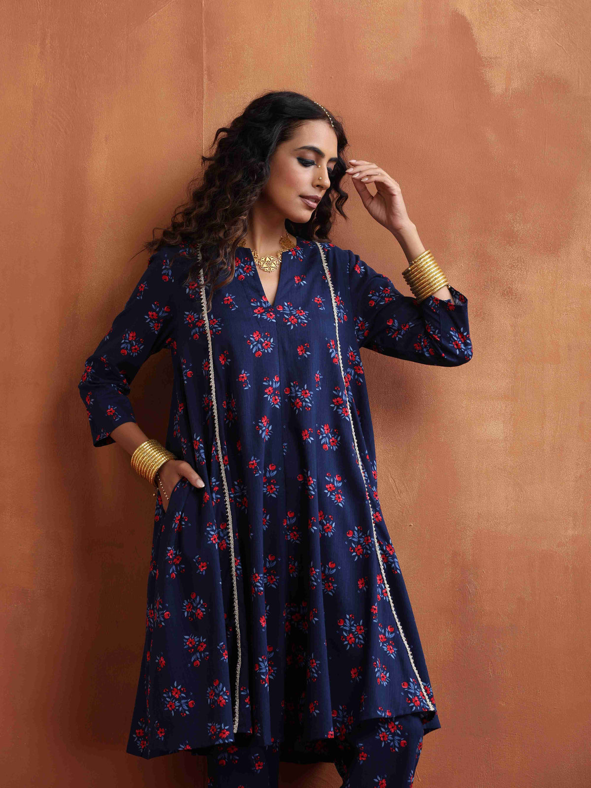 trueBrowns Blue Floral Print Flared Anarkali Kurta Co-ord Set | Grocsy
