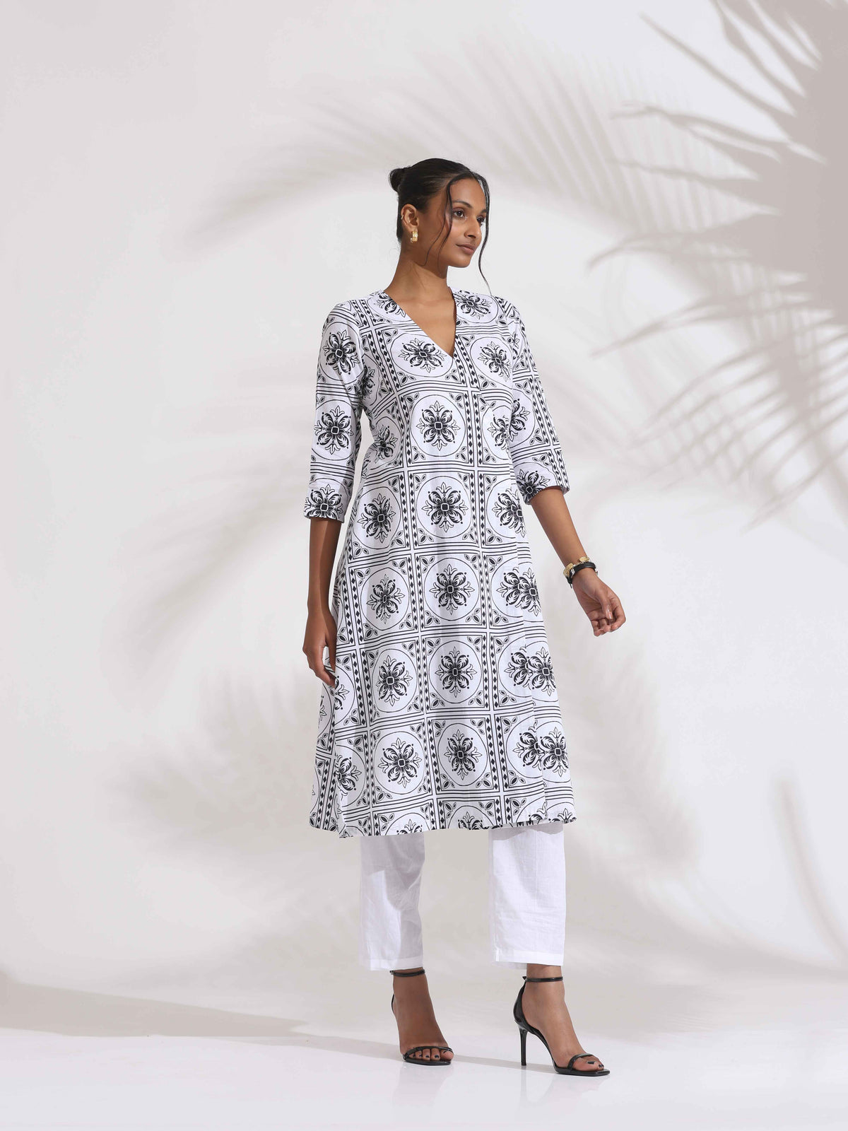trueBrowns White Cotton Geometric Print Angrakha Kurta Set | Grocsy