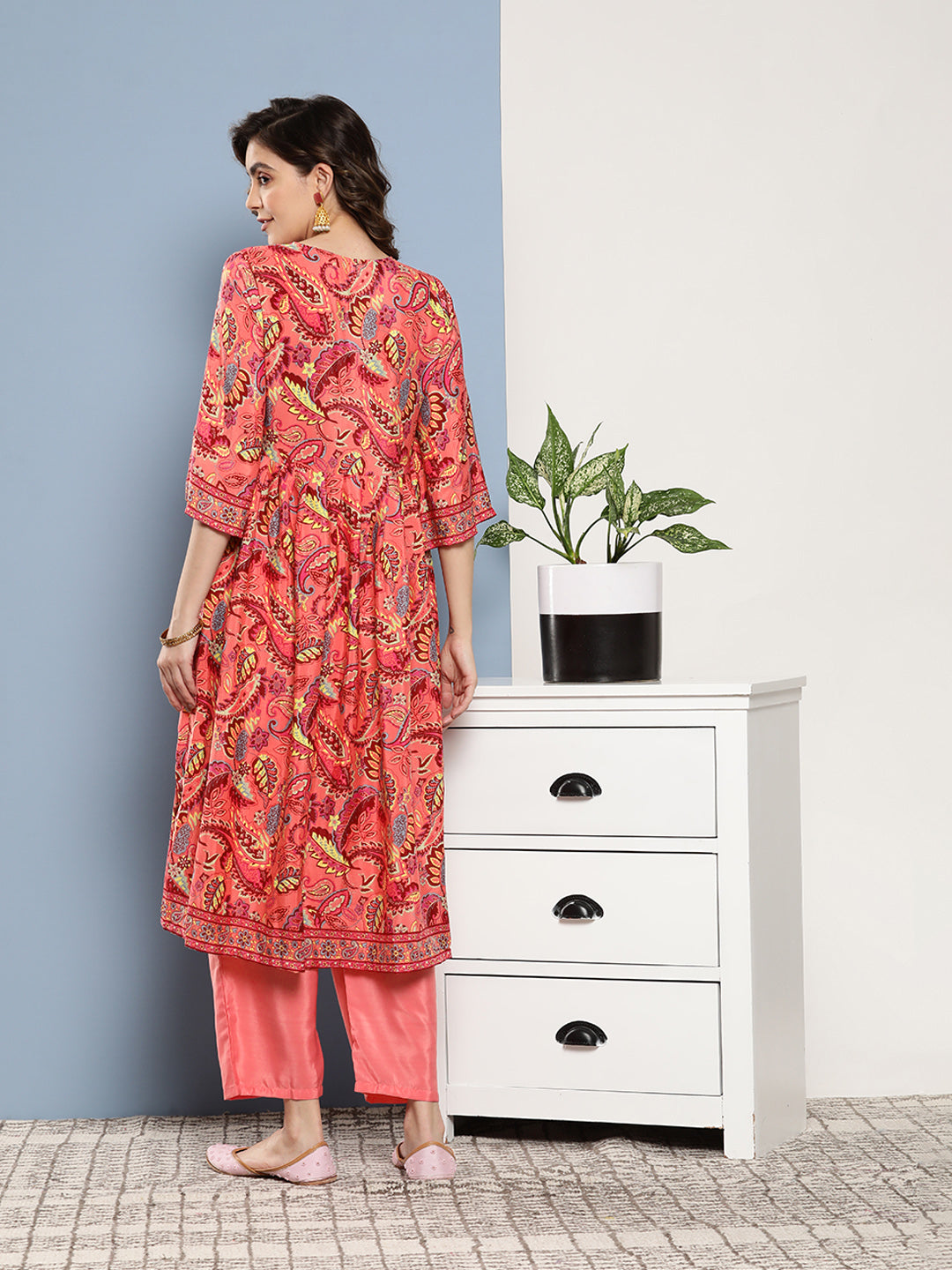 InWeave Women's Camellia V Neck Kurta Set | Grocsy
