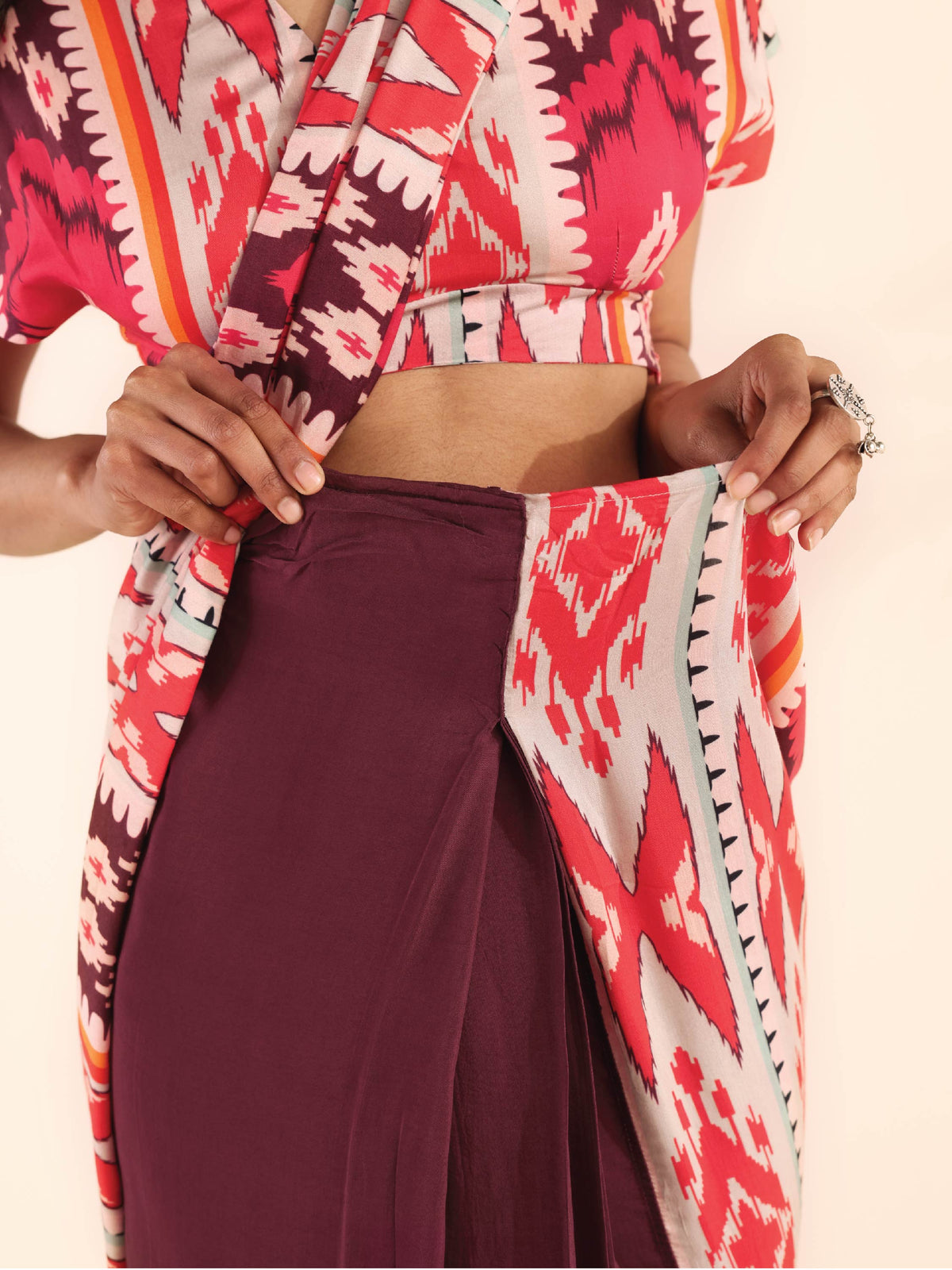 trueBrowns Maroon Muslin Ikat Ready to Wear Saree | Grocsy