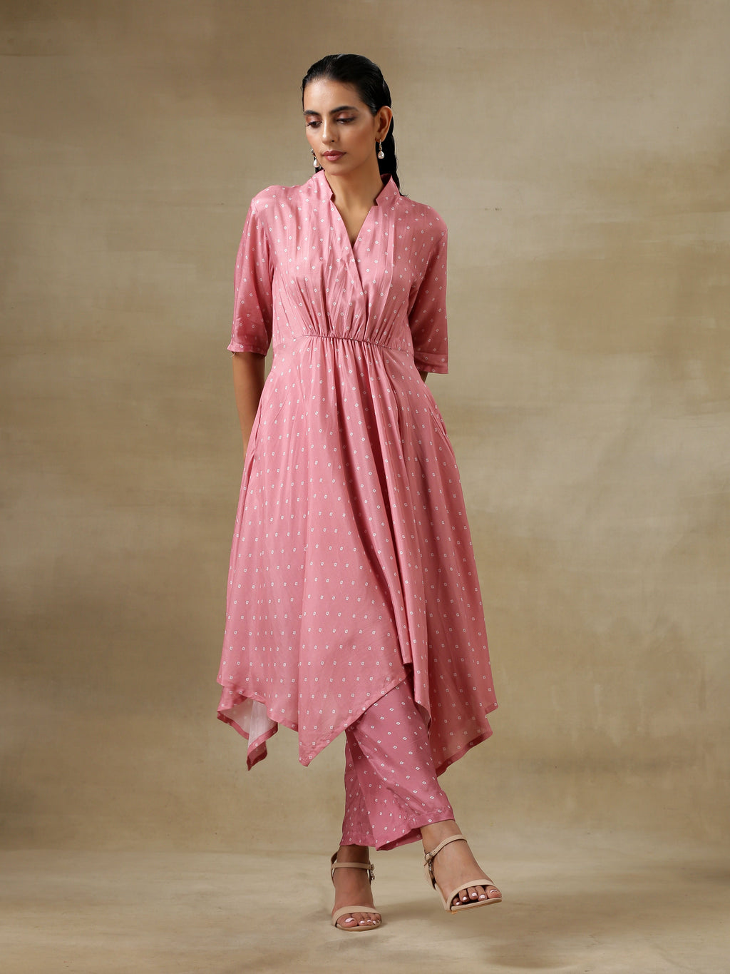 trueBrowns Light Mauve Bandhani Printed Silk Handkerchief Kurta Pant Set | Grocsy