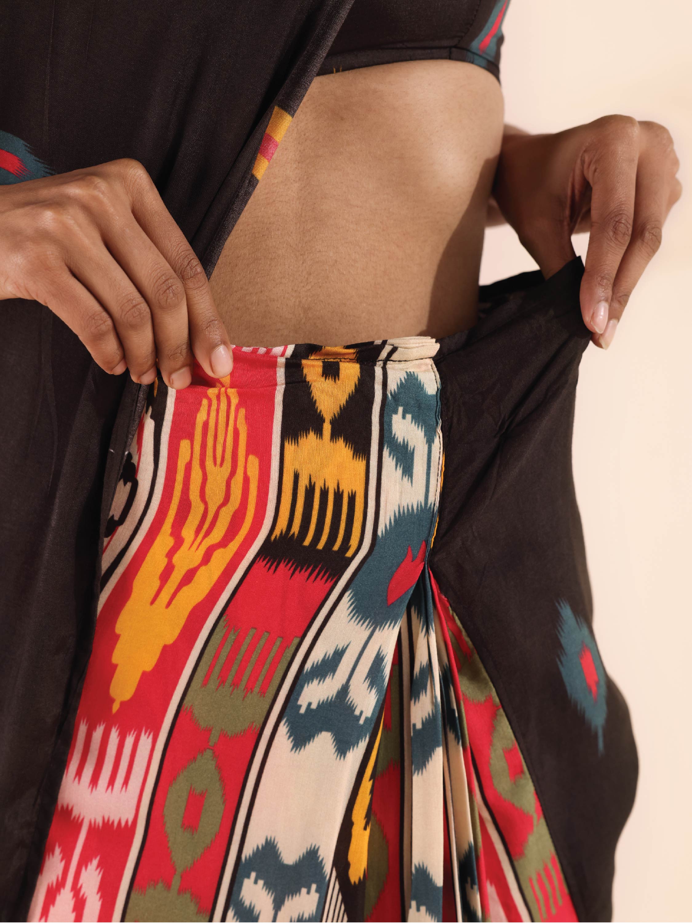 trueBrowns Cola Muslin Ikat Saree | Grocsy