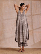 trueBrowns Clay Dabu Buta Print Cotton Sleeveless Flared Kurta Pant Set | Grocsy