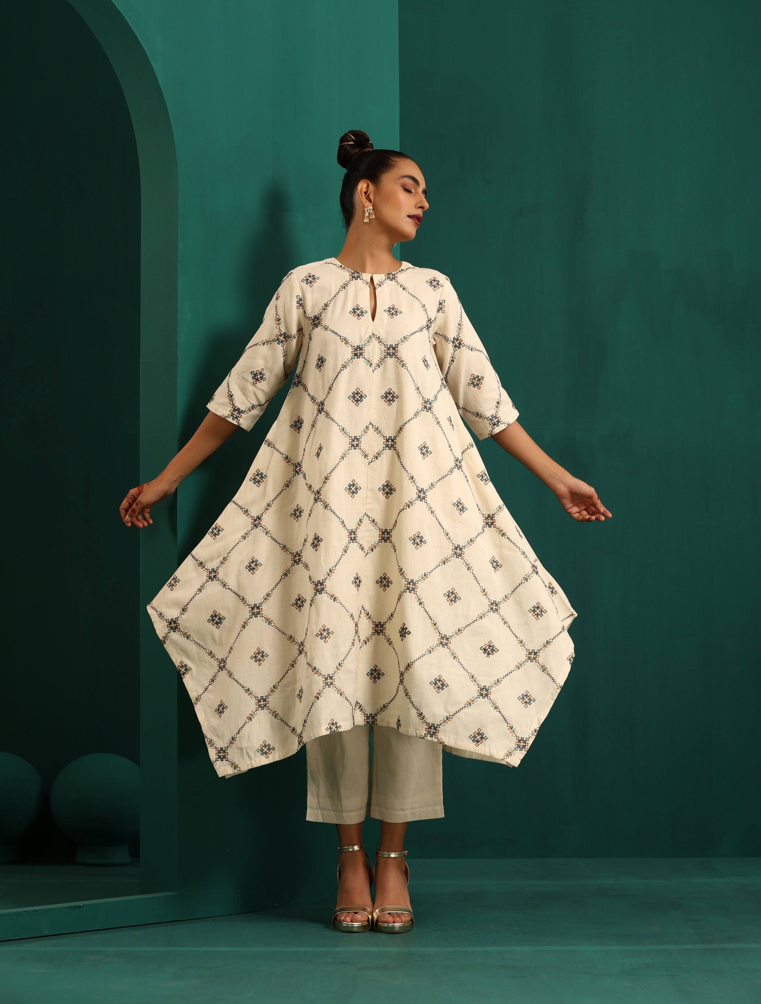 trueBrowns Ivory Rhombus Cotton Handkerchief Kurta Pant Set | Grocsy