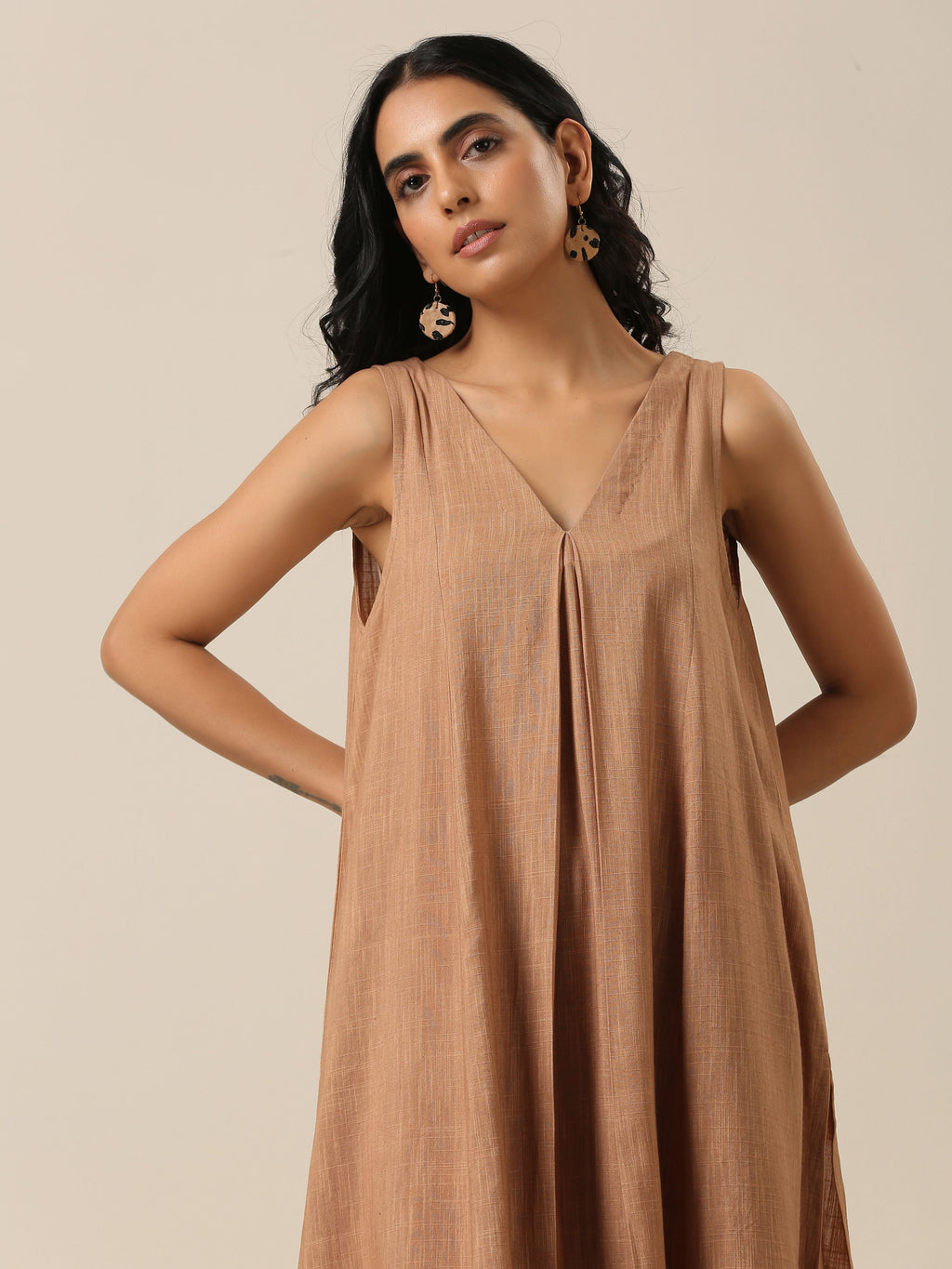 trueBrowns Beige Slub Texture Sleeveless Flared Kurta Pant Set | Grocsy