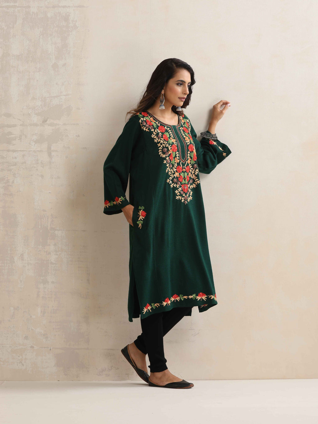 trueBrowns Green Kashmiri Floral Embroidered Woollen Phiran Kurta | Grocsy
