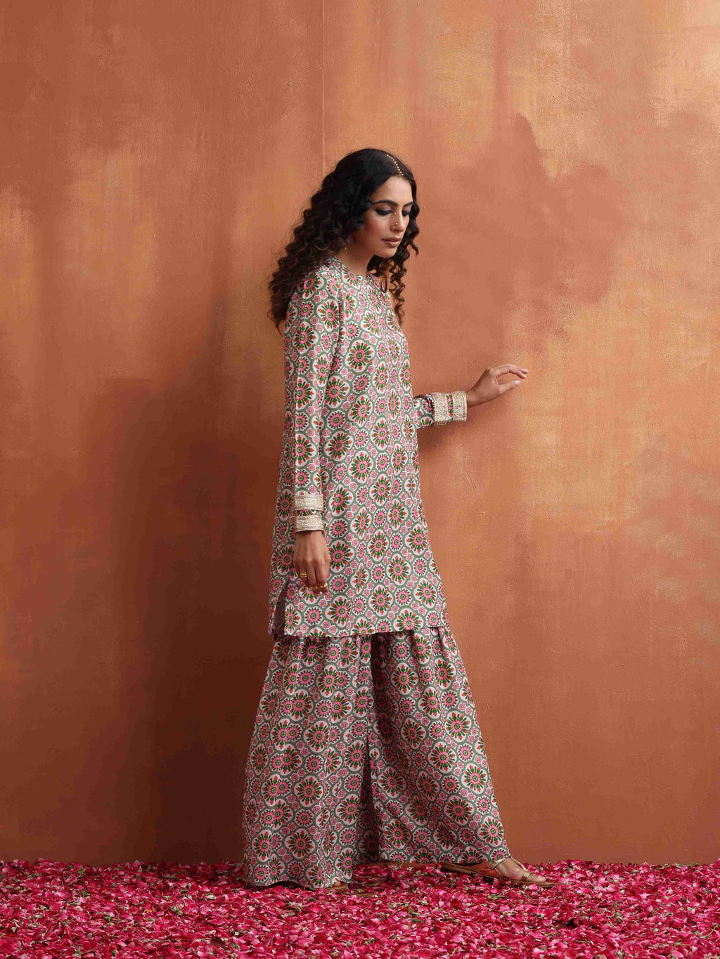 trueBrowns Off White Geometric Print Sharara Set | Grocsy