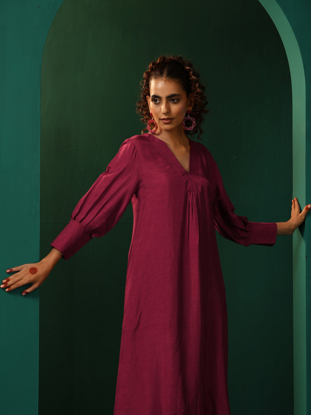 trueBrowns Maroon Silk Puff Sleeve Kurta Pant Set | Grocsy