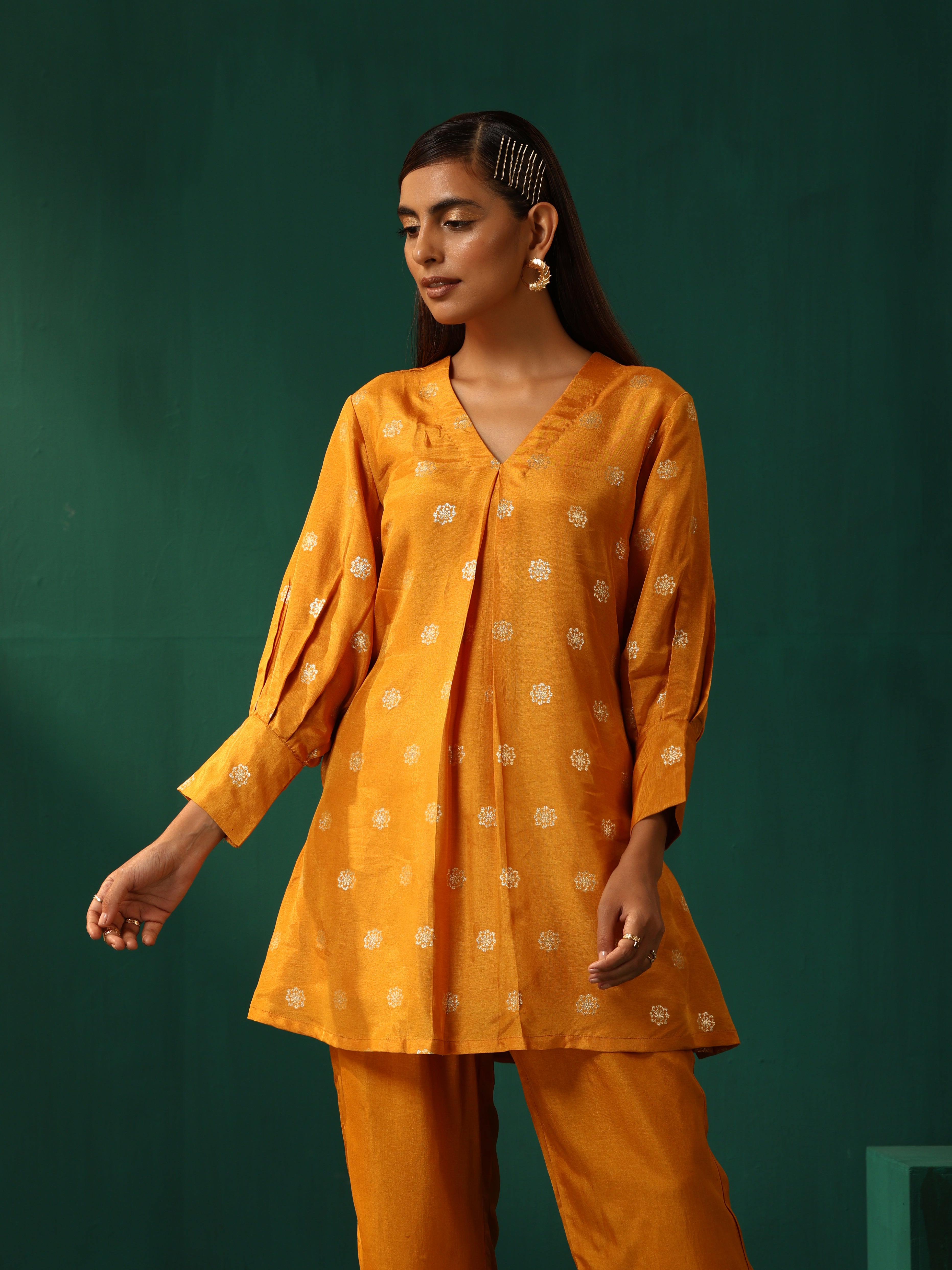 trueBrowns Mustard Geometric Floral Viscose Silk Front Pleat Co-ord Set | Grocsy