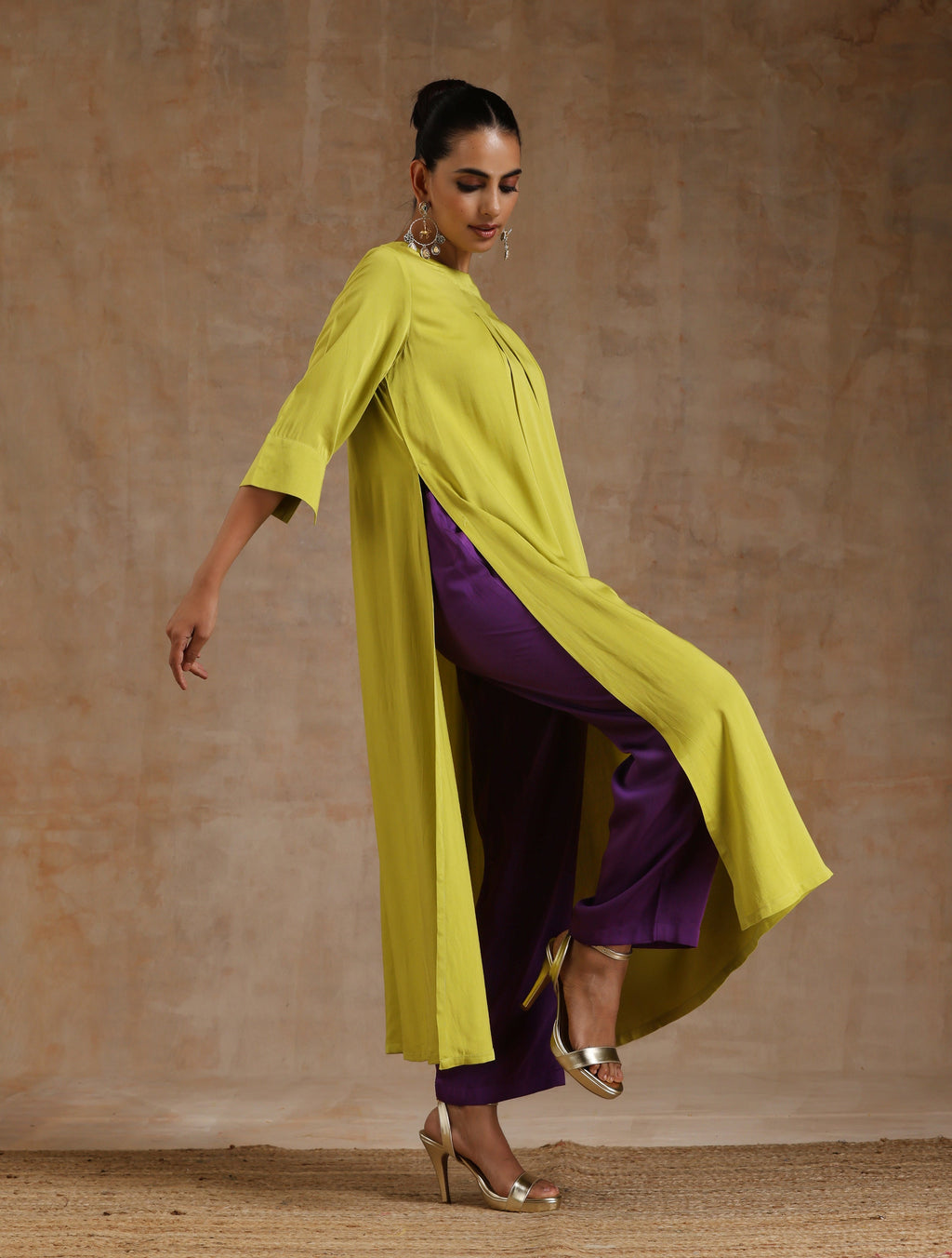trueBrowns Lime Modal Satin Neck Pleat Kurta Set | Grocsy
