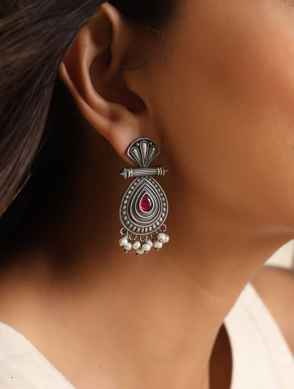 trueBrowns Silver Pearl Bead Earrings | Grocsy