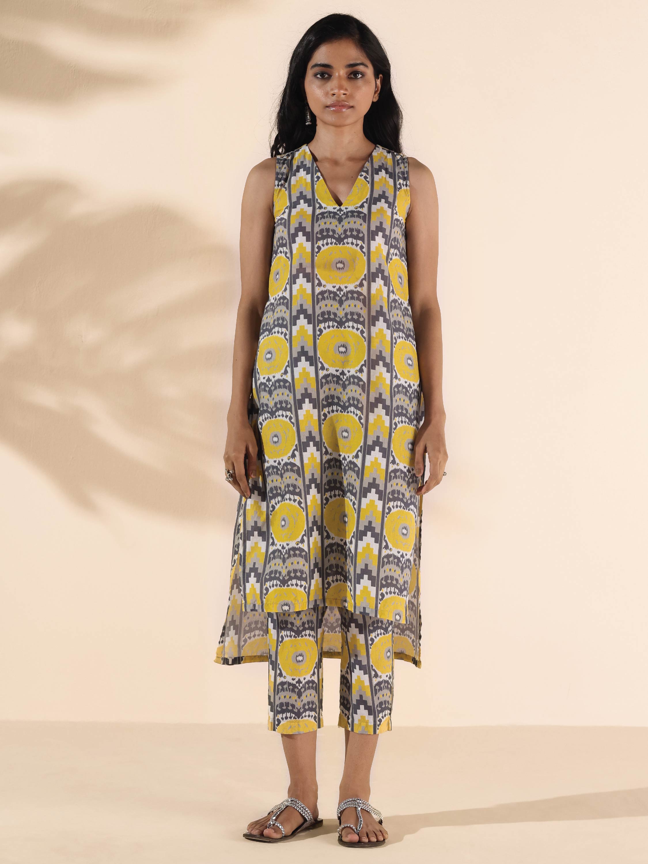 trueBrowns Yellow Cotton Ikat Sleeveless Kurta Pant Set | Grocsy
