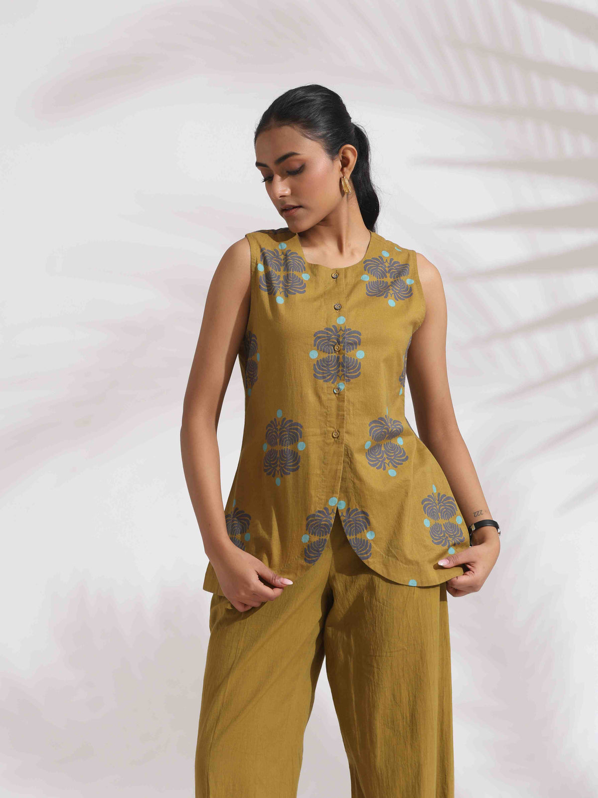 trueBrowns Green Cotton Print Top & Flared Pants Co-ord Set | Grocsy
