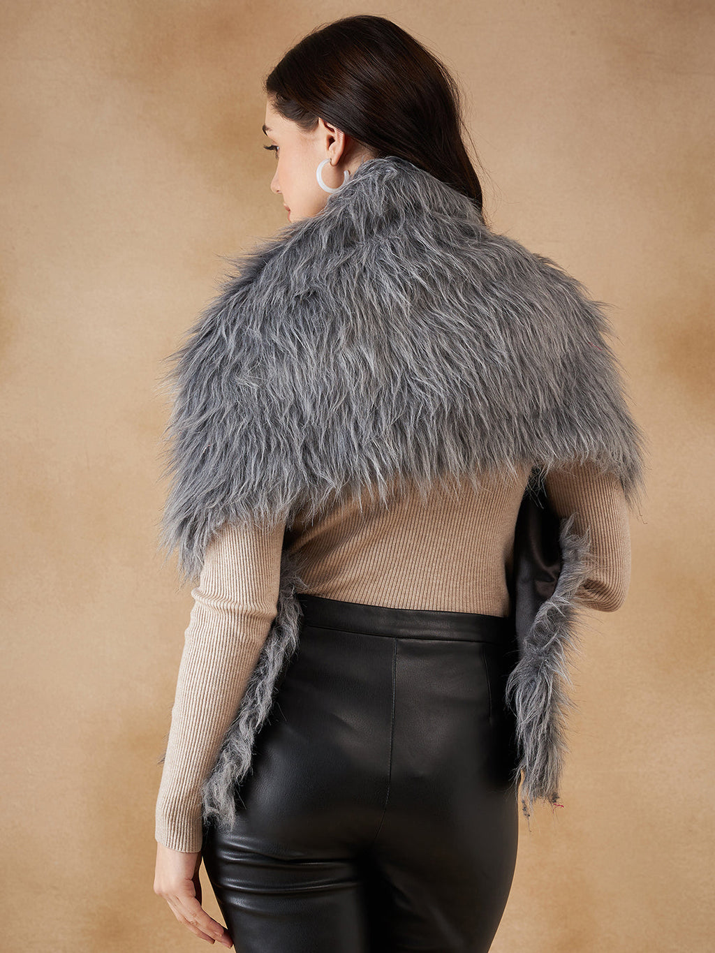 InWeave Women's Light Grey Fur Cape | Grocsy