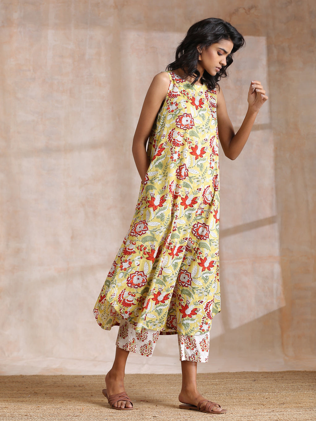 trueBrowns Yellow Overall Floral Block Print Cotton Sleeveless Kurta Pant Set | Grocsy