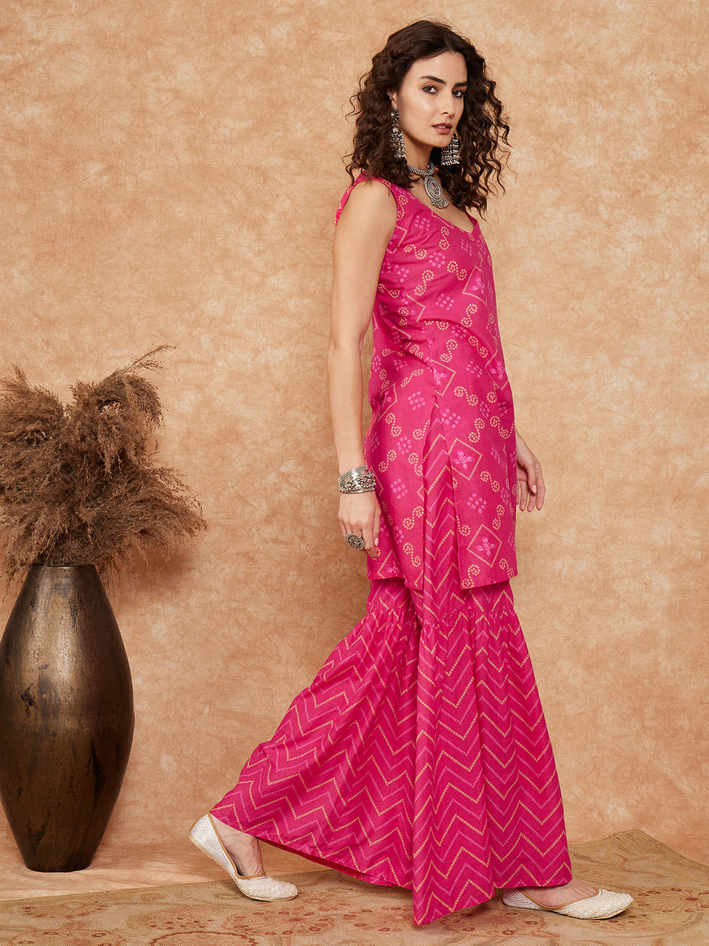 InWeave Women's Fuchsia S Print Sweetheart Neckline Kurta Palazzo Set | Grocsy