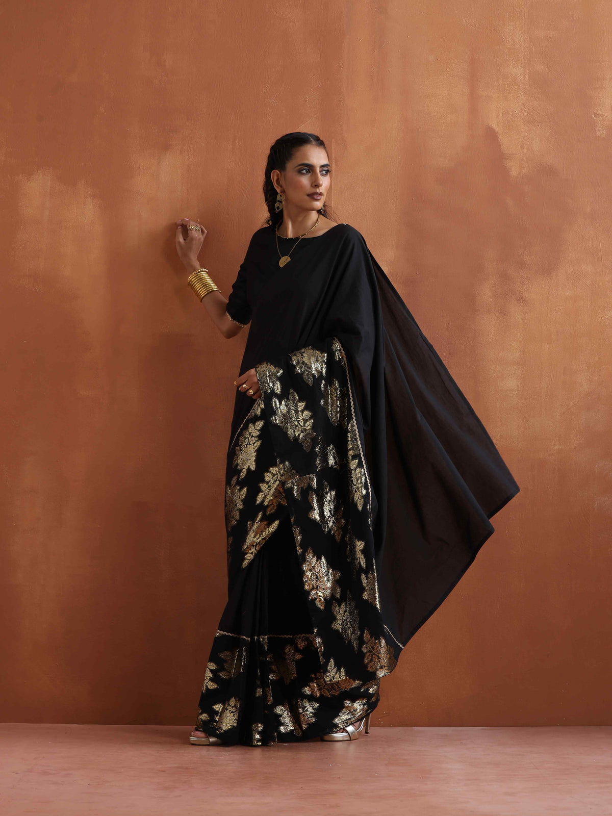 trueBrowns Black Metallic Ready To Wear Saree | Grocsy