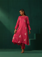 trueBrowns Pink Floral Viscose Silk Round Neck Puff Sleeve Kurta Pant Set | Grocsy