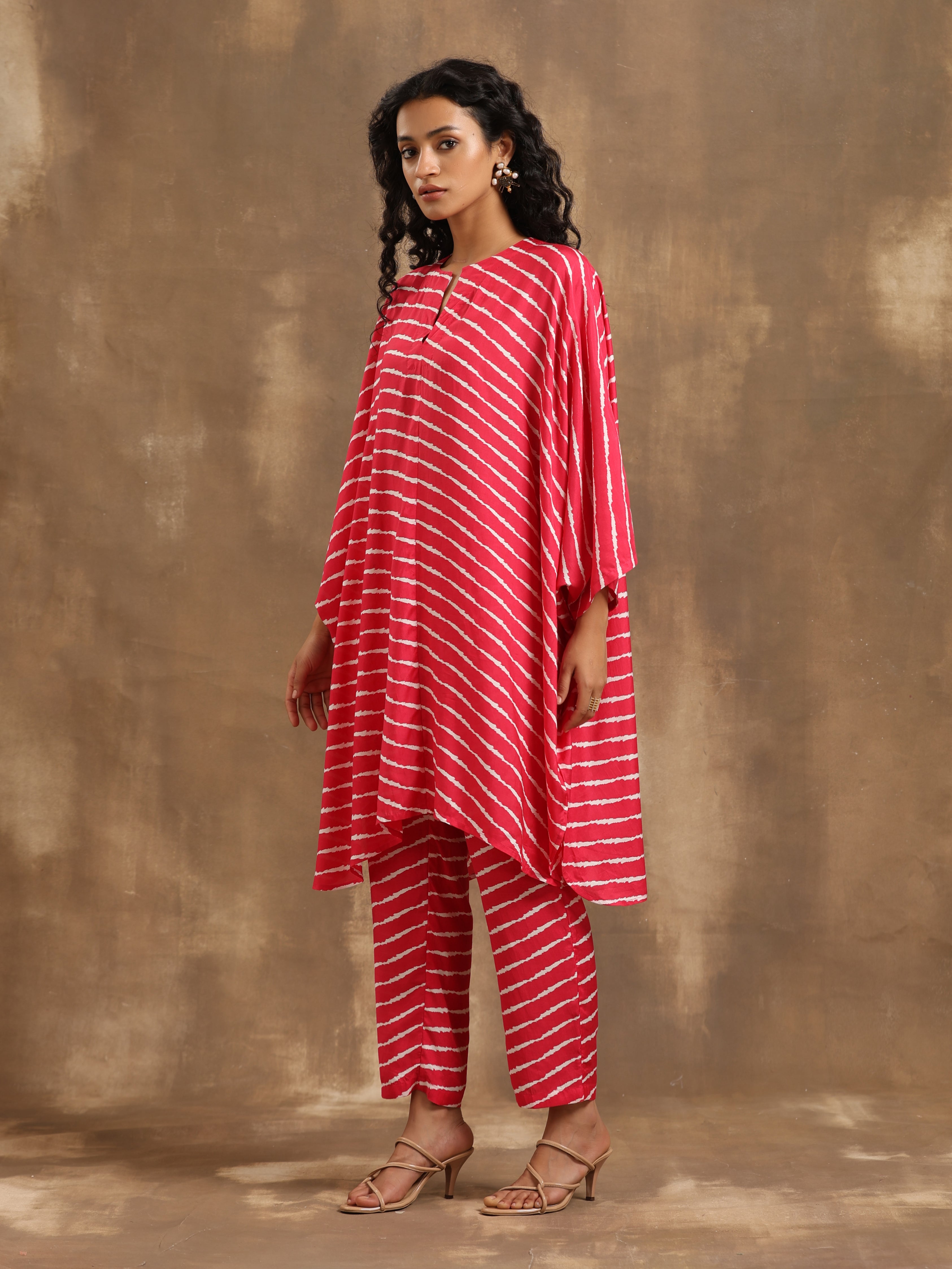 trueBrowns Pink Lehariya Printed Silk Kaftan Co-Ord Set | Grocsy