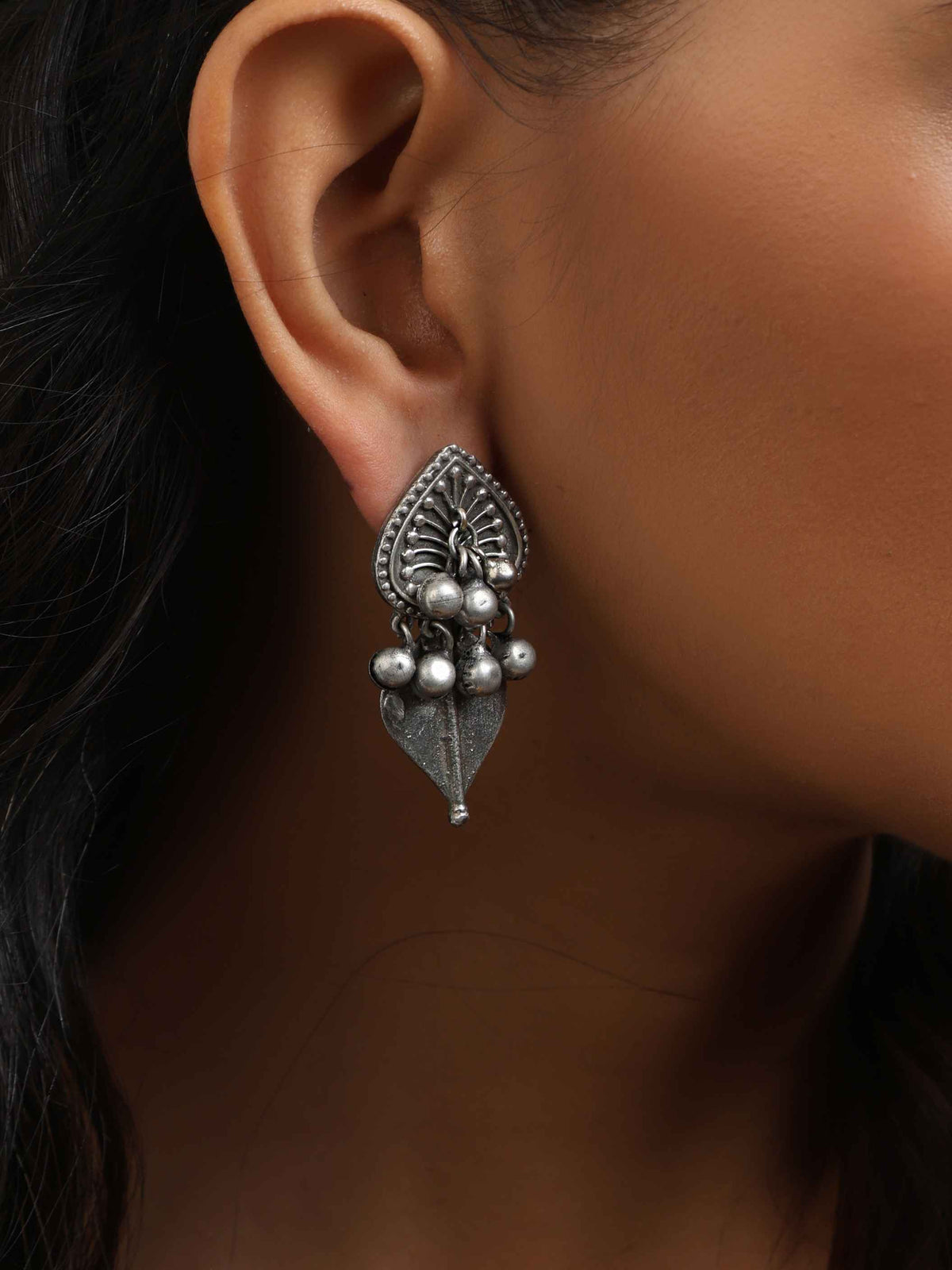 trueBrowns Silver Tone Leaf Stud Earrings | Grocsy