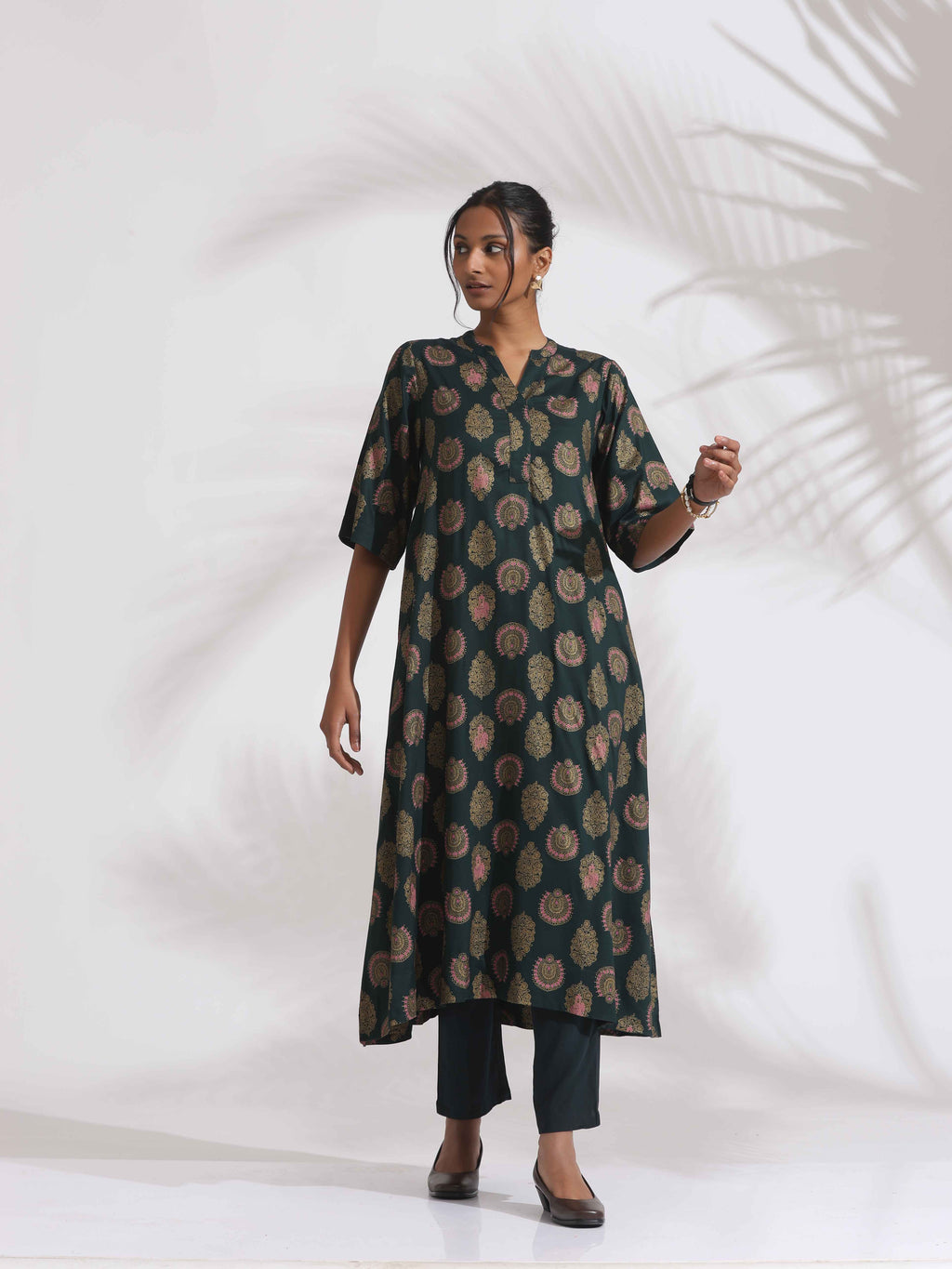 trueBrowns Green Foil Print Cotton Kurta Set | Grocsy