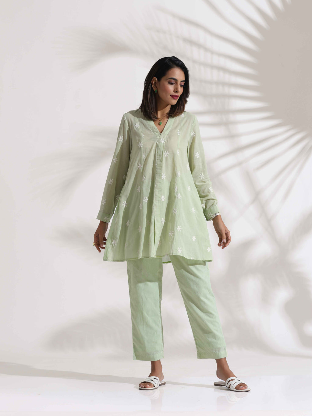trueBrowns Green Cotton Floral Embroidered Co-ord Set | Grocsy