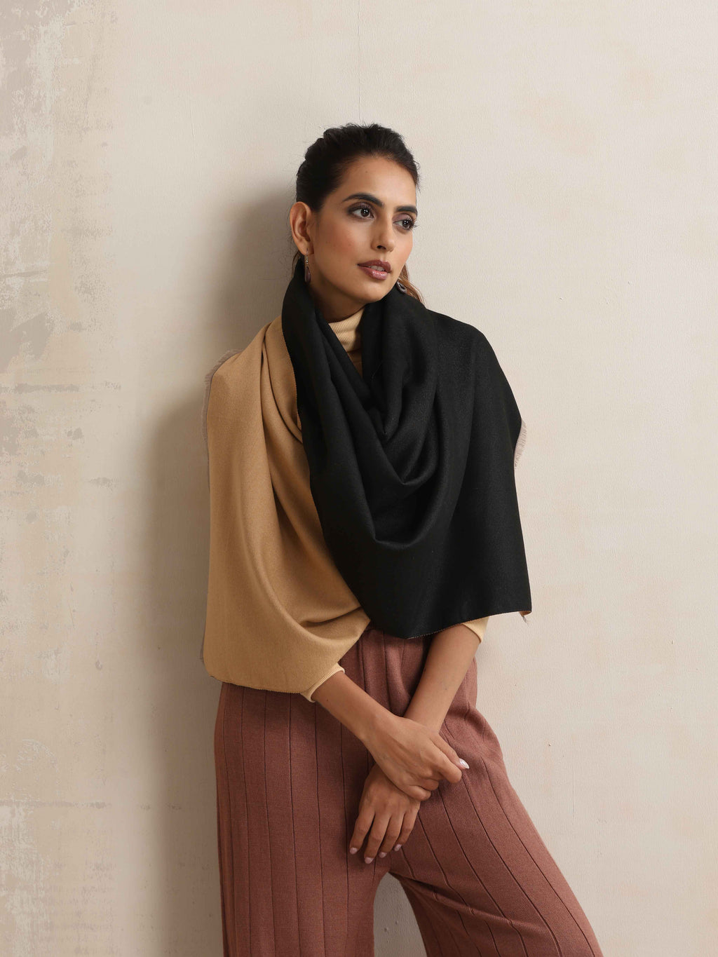 trueBrowns Black Reversible Woollen Stole | Grocsy