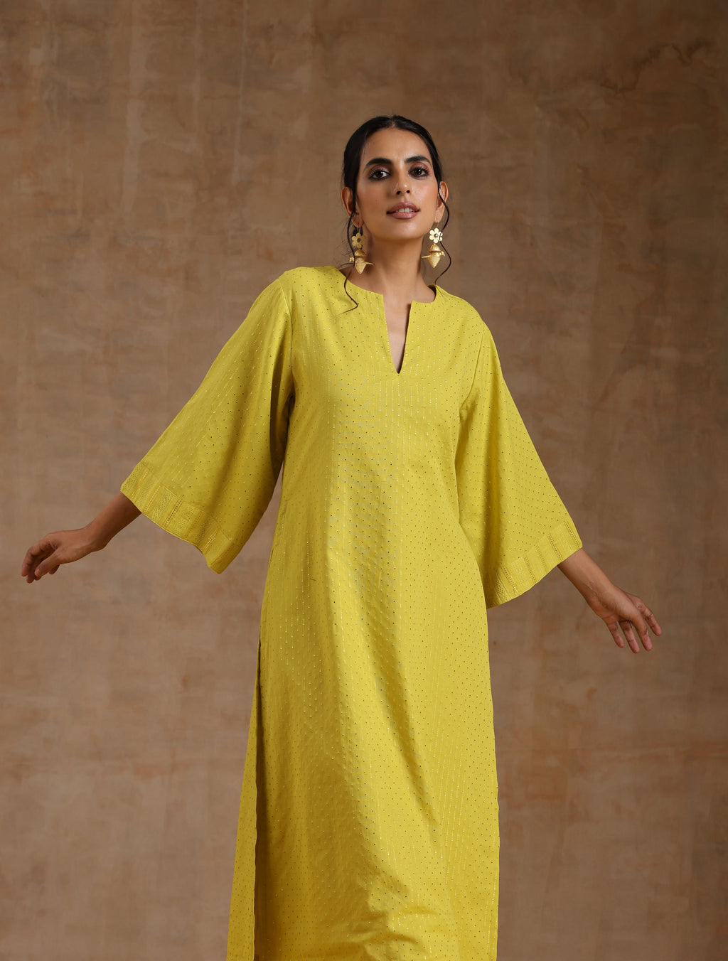 trueBrowns Lime Gold Cotton Relax High Slit Kurta Set | Grocsy
