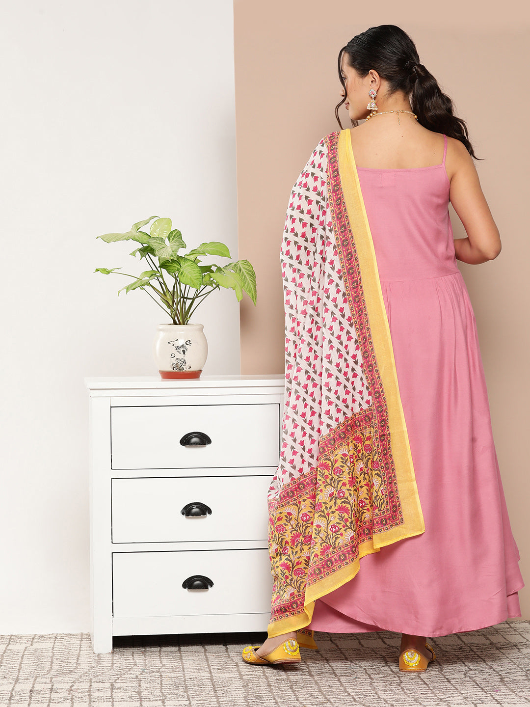 InWeave Women's Light Pink Ray Strappy Kurta Set With Printed Cotton Dupatta | Grocsy