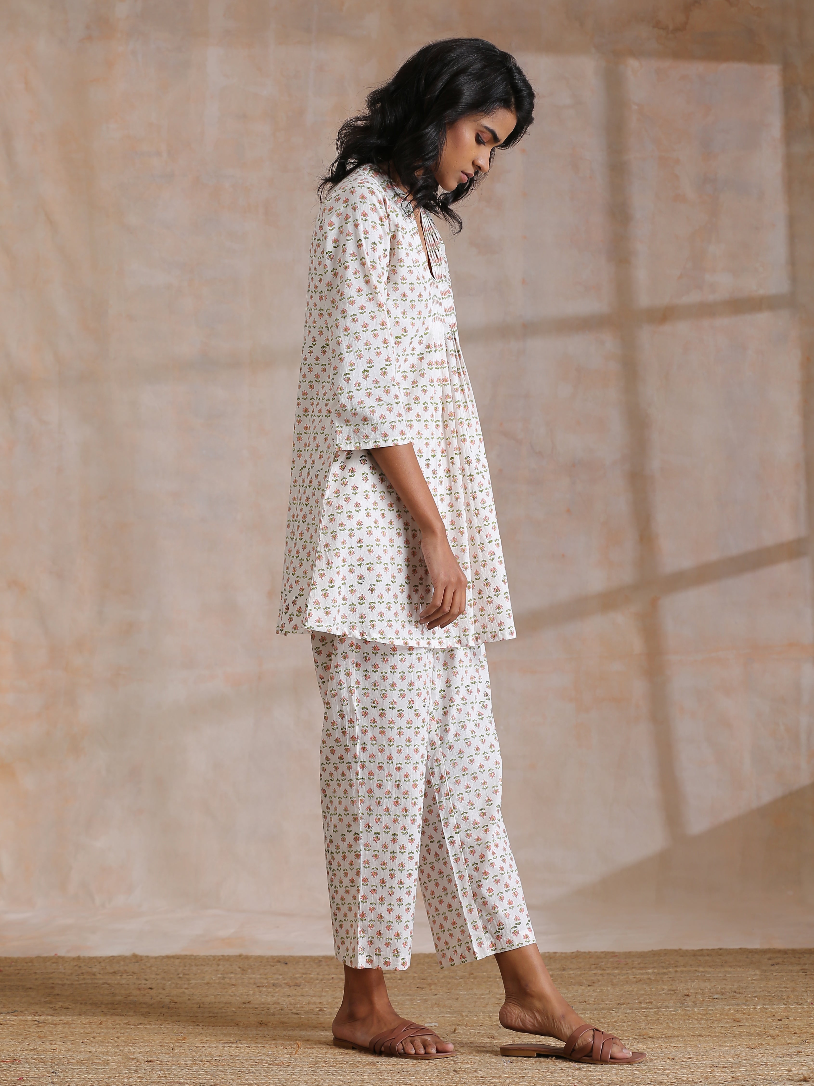 trueBrowns White With Small Floral Booti Print Cotton Pleated Co-Ord Set | Grocsy