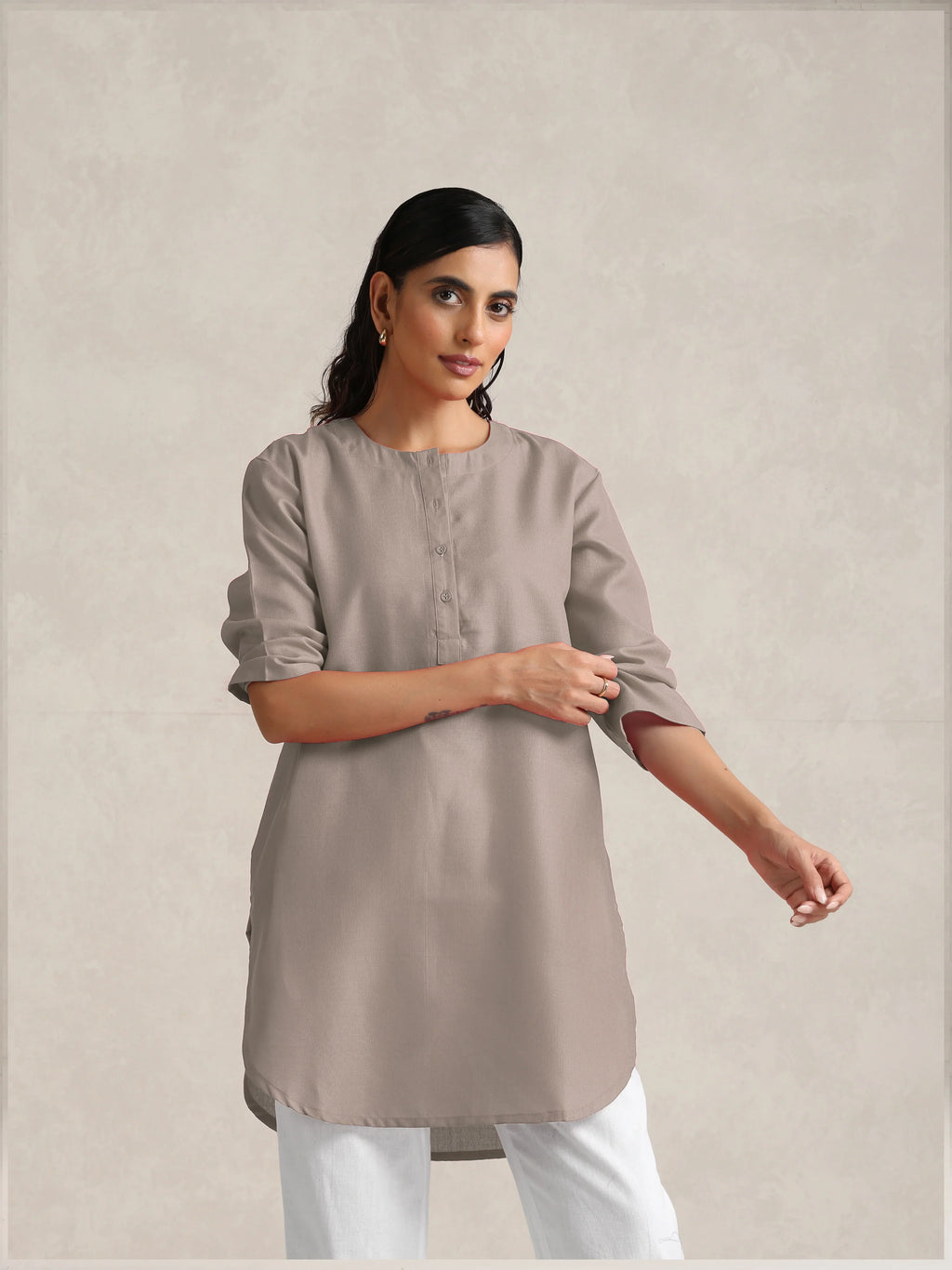 trueBrowns Light Grey Cotton Blend Short Kurta | Grocsy