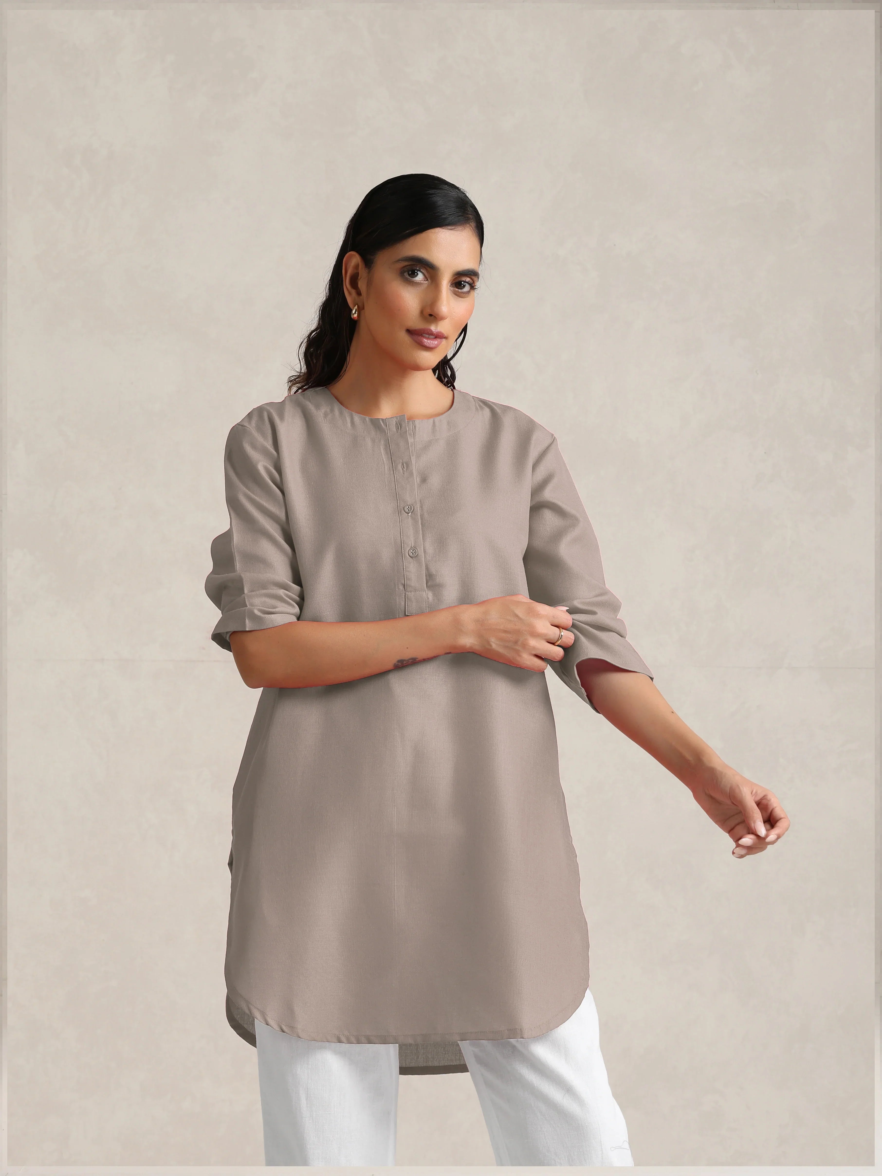 trueBrowns Light Grey Cotton Blend Short Kurta | Grocsy
