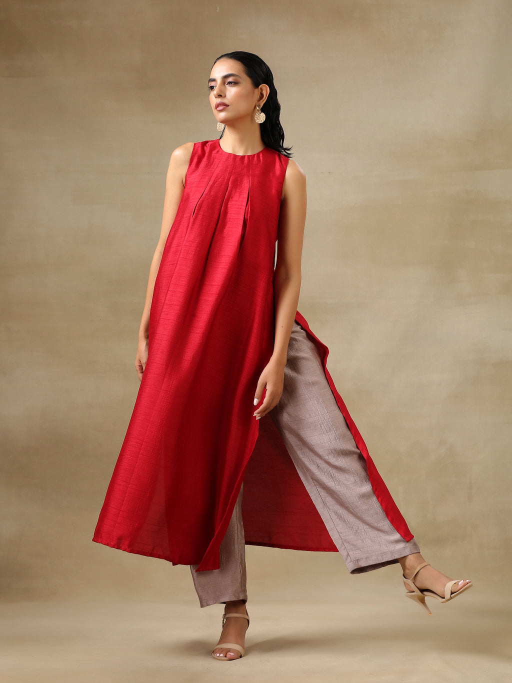trueBrowns Maroon Textured Silk Sleeveless Kurta Pant Set | Grocsy